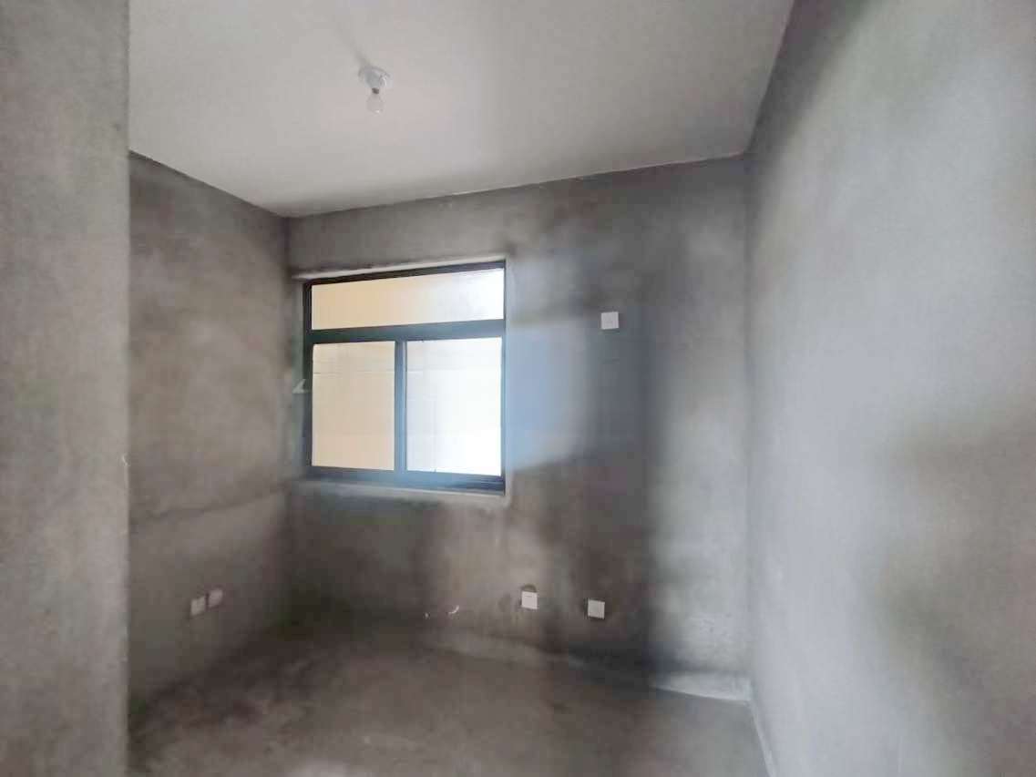 毛坯三室两厅  楼层好采光好_2