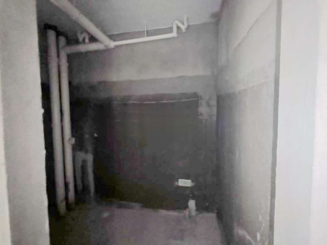 毛坯三室两厅  楼层好采光好_9