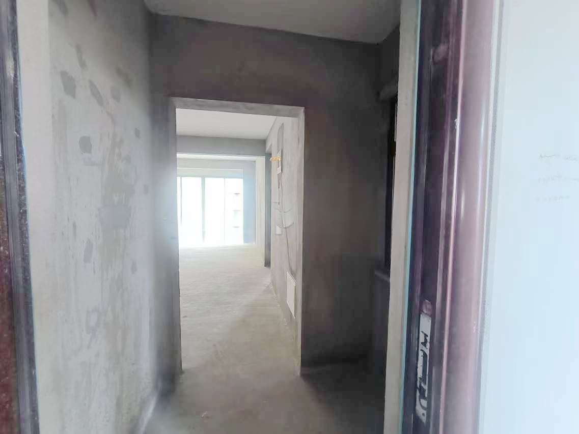 毛坯三室两厅  楼层好采光好_10