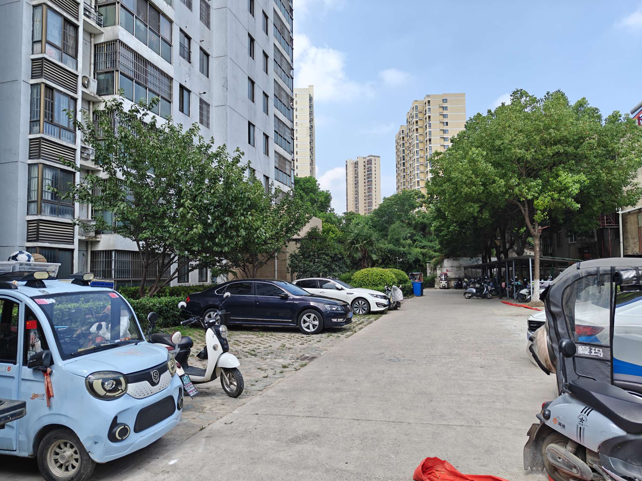 出售电梯房二楼两室两厅精装修_9