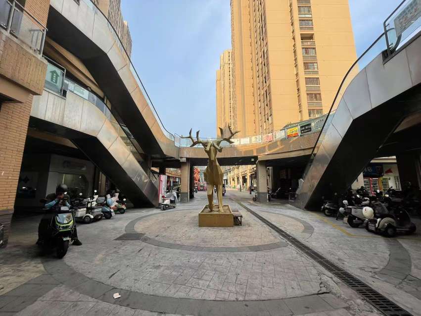 龙湖中心旺铺出租 _2