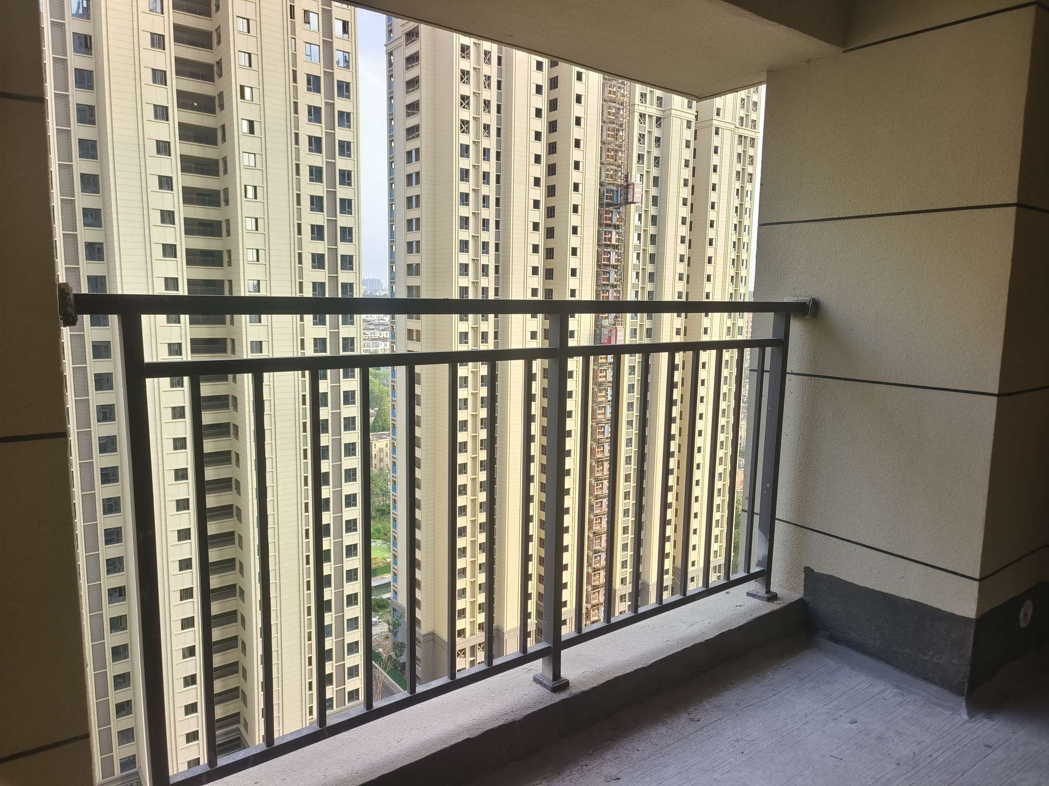 世茂观天下 毛坯三室两厅 诚心出售_7
