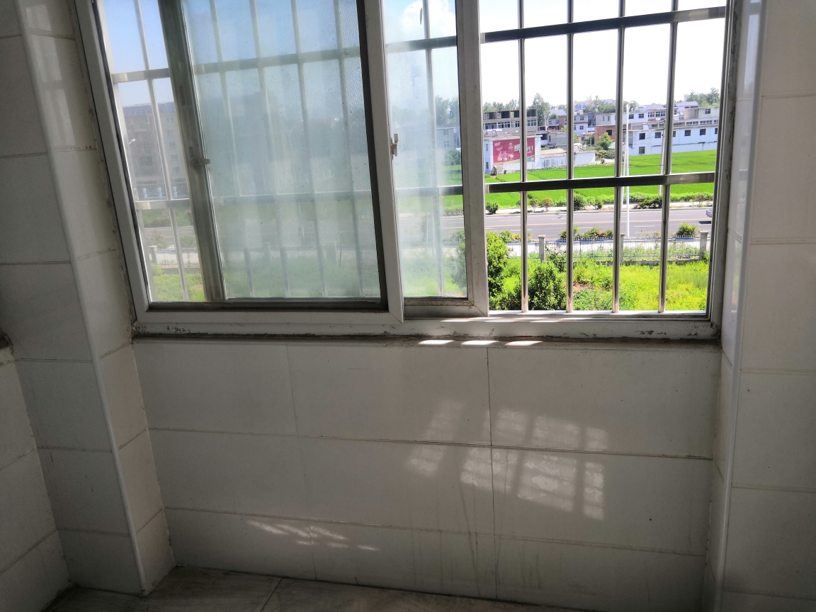 大庄新村 三室两厅  简装出售 朝南大车库_7