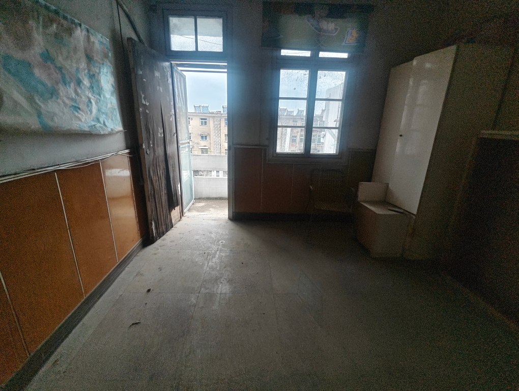 北街 税务局宿舍楼老式装修两室_4