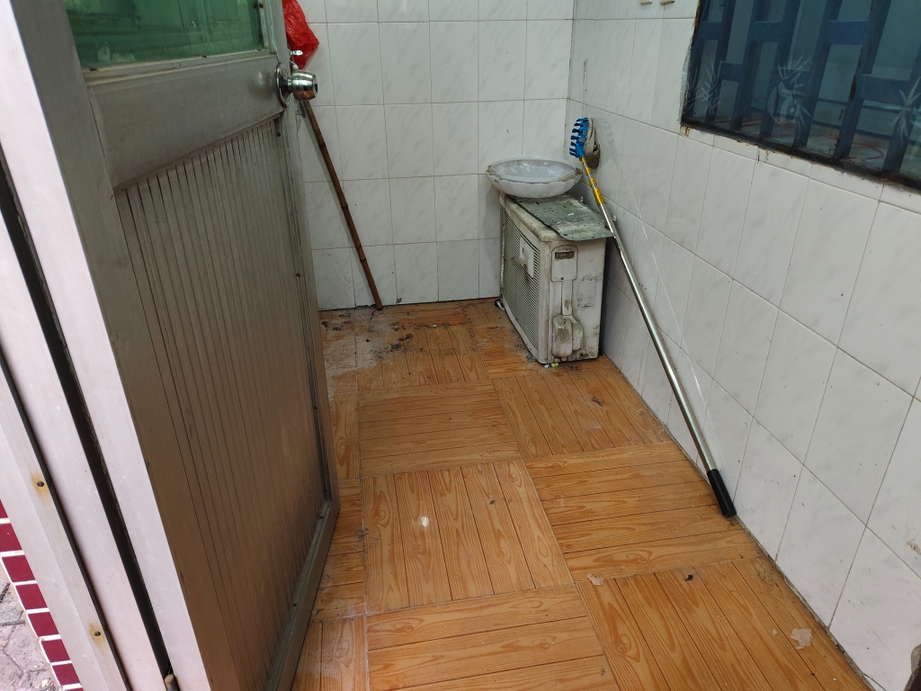 寿春苑A区一楼带院子简装修三室两厅一厨一卫_6