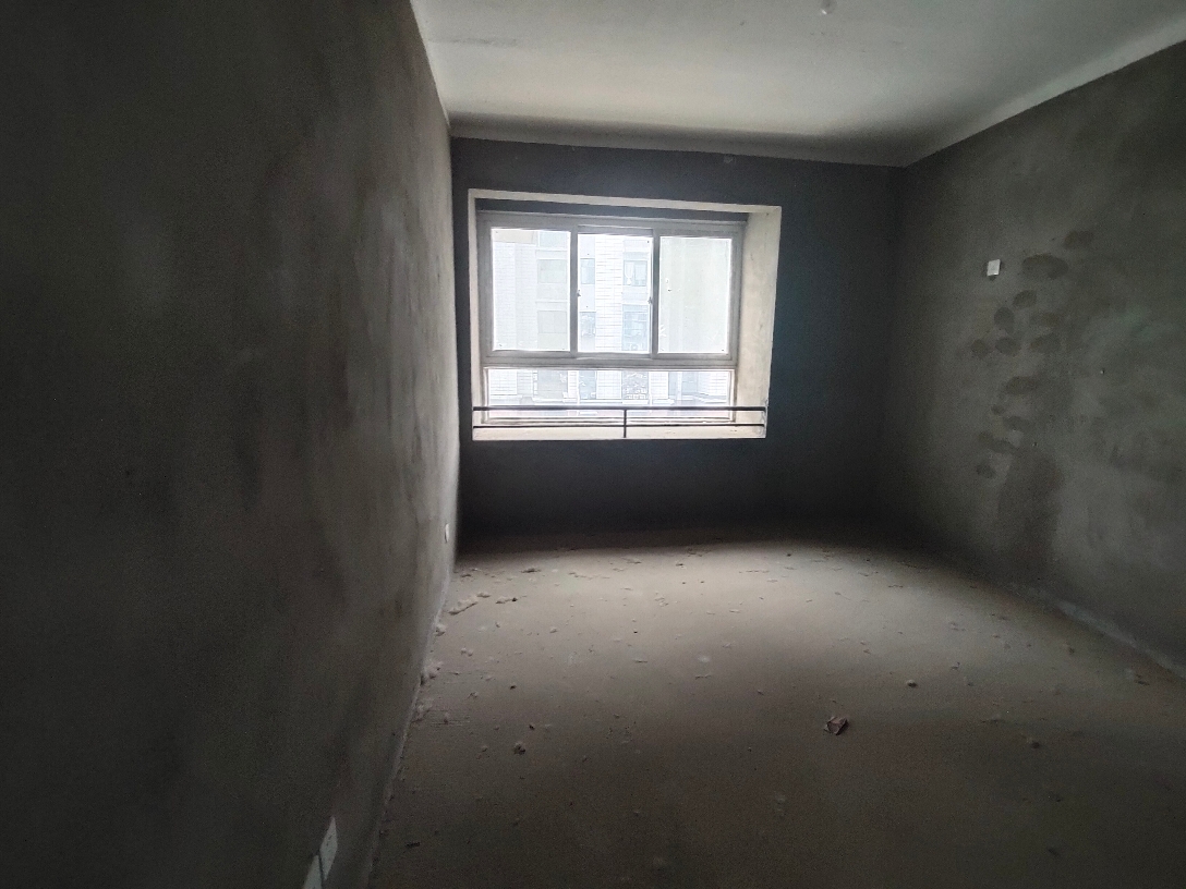 出售水楼宜苑电梯房110平方三室二厅毛坯三层带大平台_3