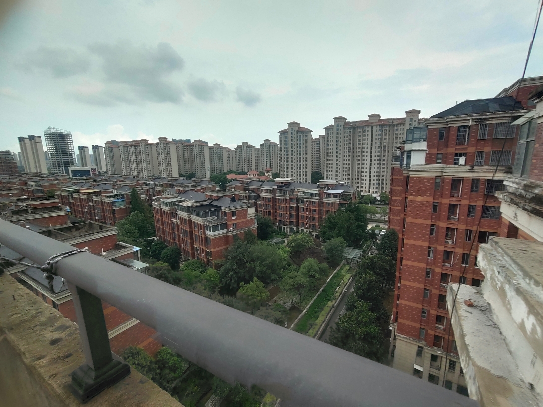 山南印象  可以做两层 11跃12电梯房三室一厅二卫出售_10