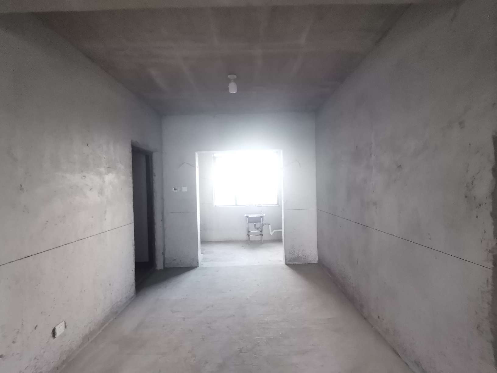 紫荆苑4室2厅毛坯中间楼层房东诚心出售_3