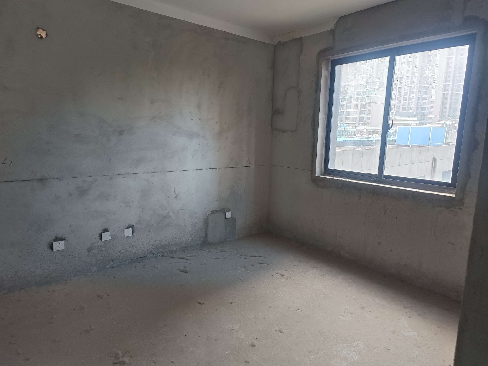 理工大旁 艺山南毛坯边户3房2厅 诚心出售_5