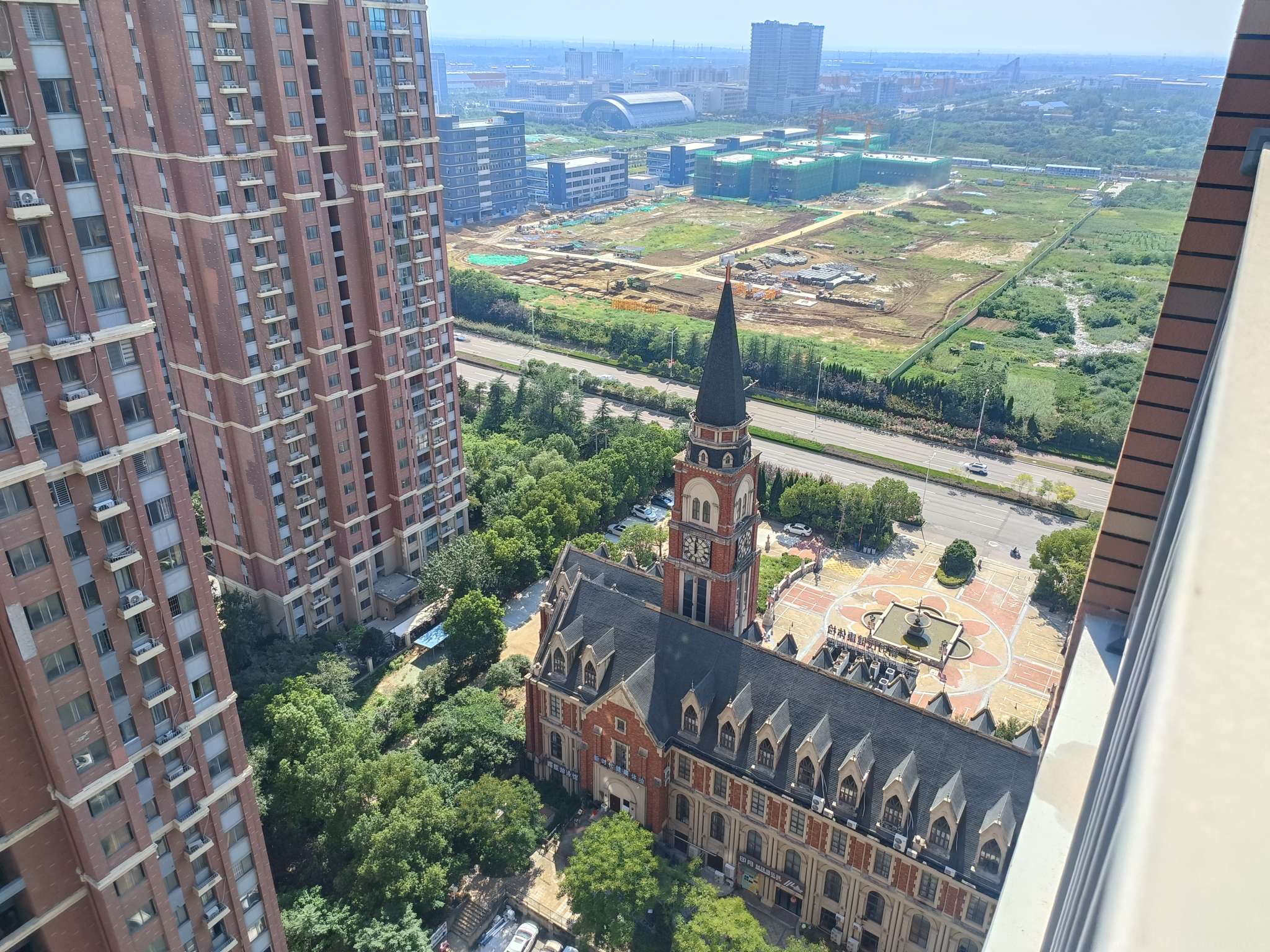 山南新区英伦联邦2室1厅毛坯房出售十六小_7