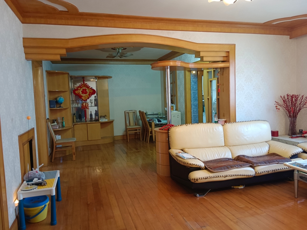 广场小区111平多层5楼好房出售_2