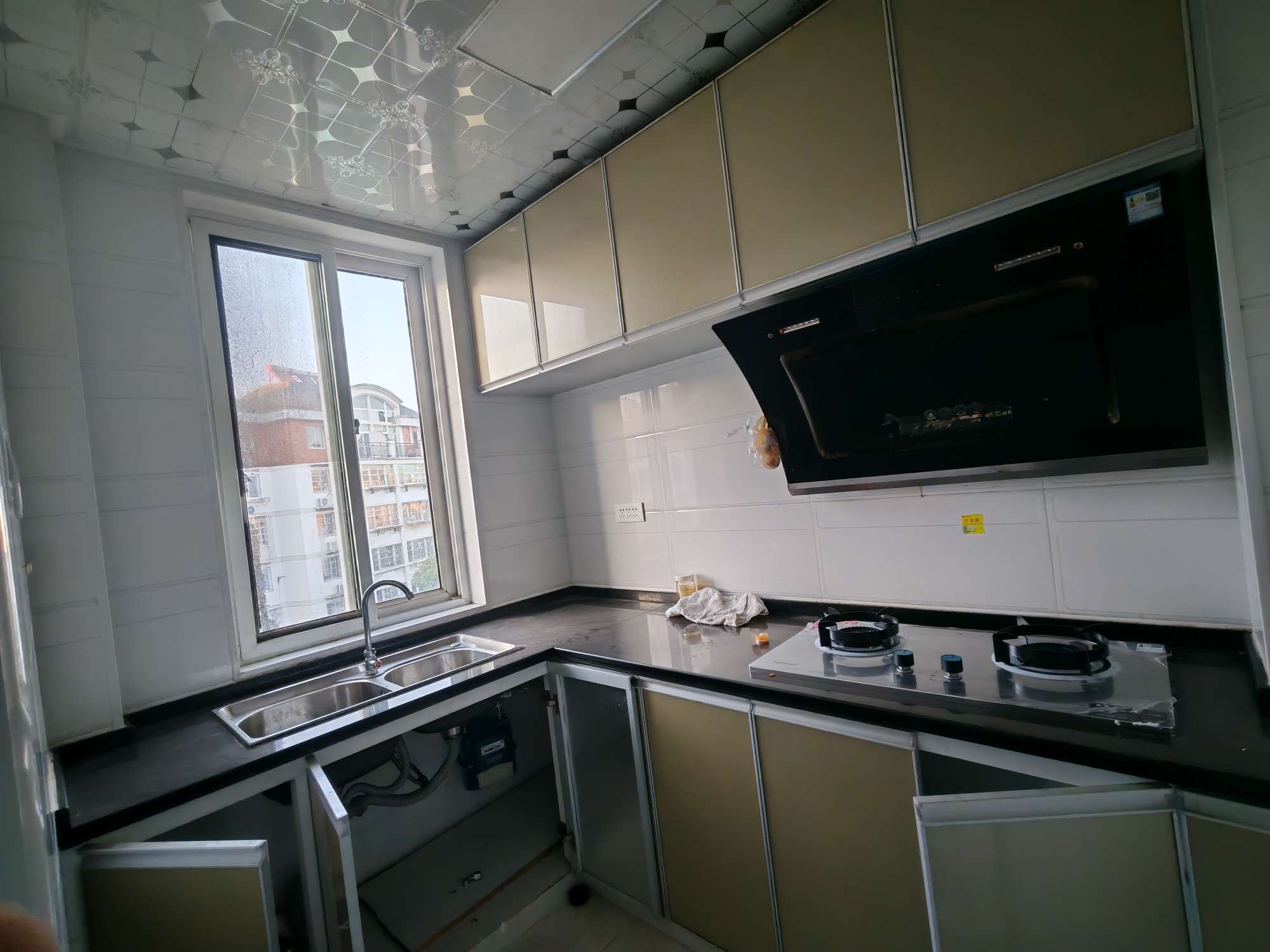 望北新村东区75平方，普装，4层，两室一厅。交通便利。_4