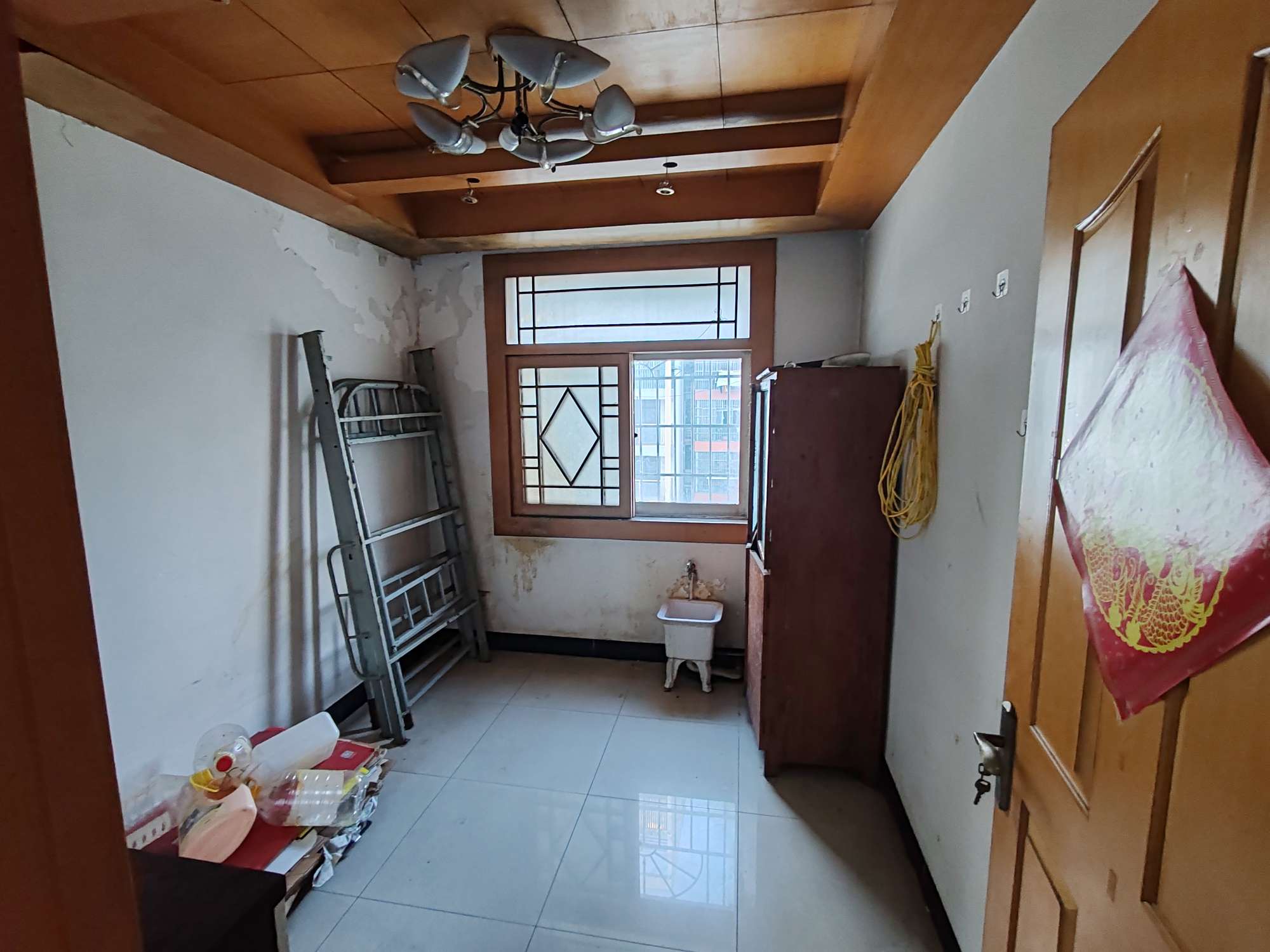 新百商店综合楼 83平 两室两厅 交通便利 简装出租_14