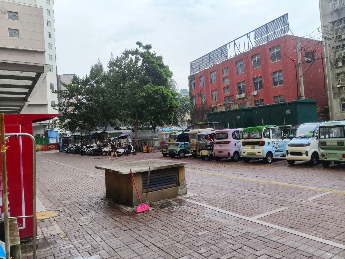 八百伴附近，环球港3室2厅简装出售_11