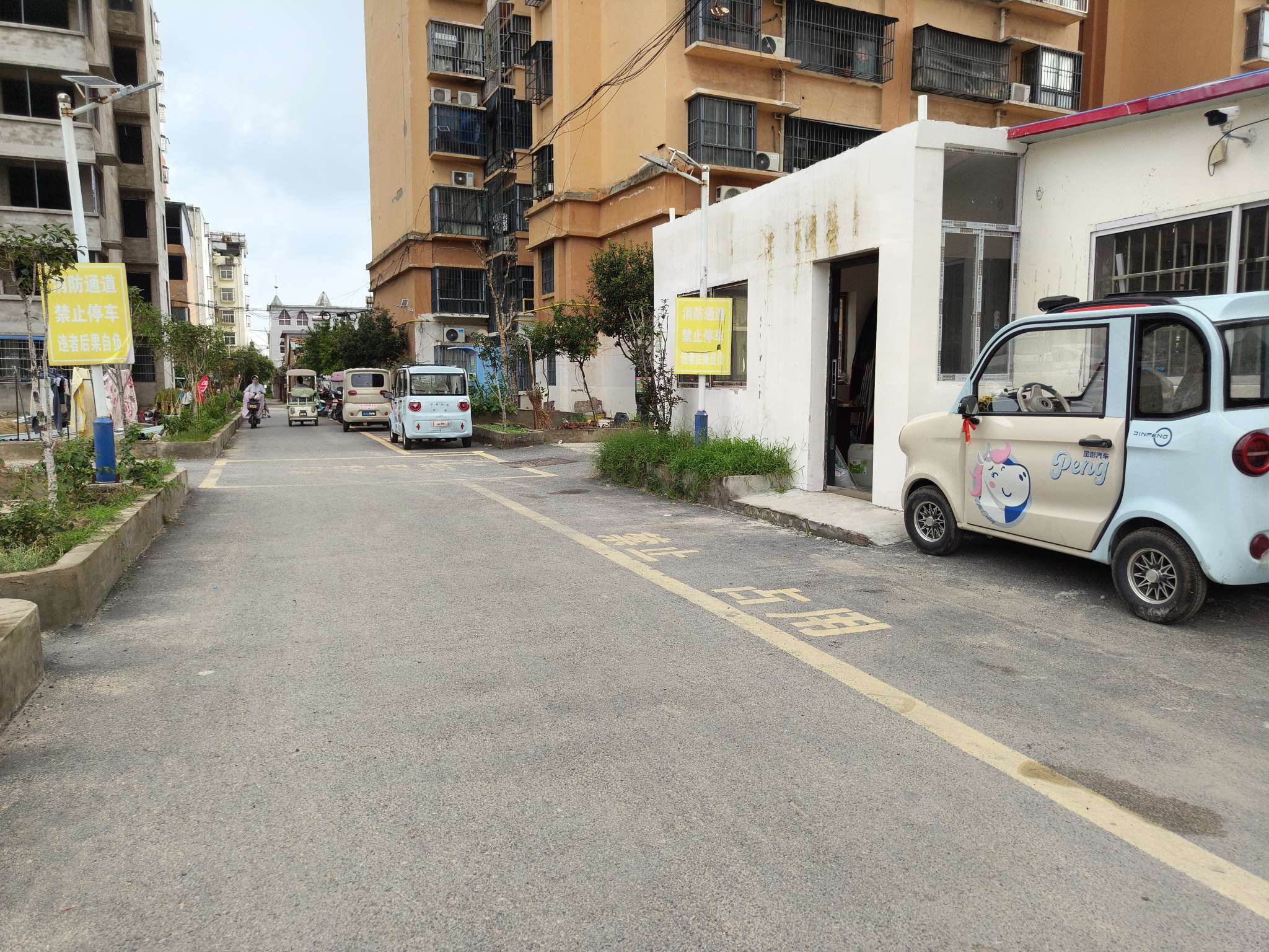 滨河小区3室2厅简装对外出售_11