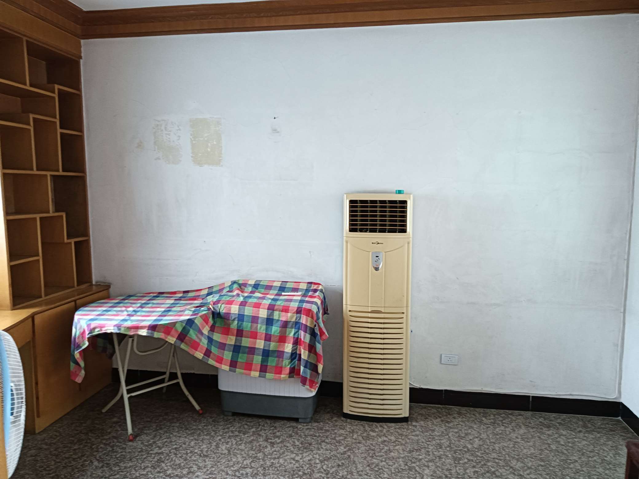 救护村水厂住宅楼 58平 南向两室一厅 简装出租 随时看房_2