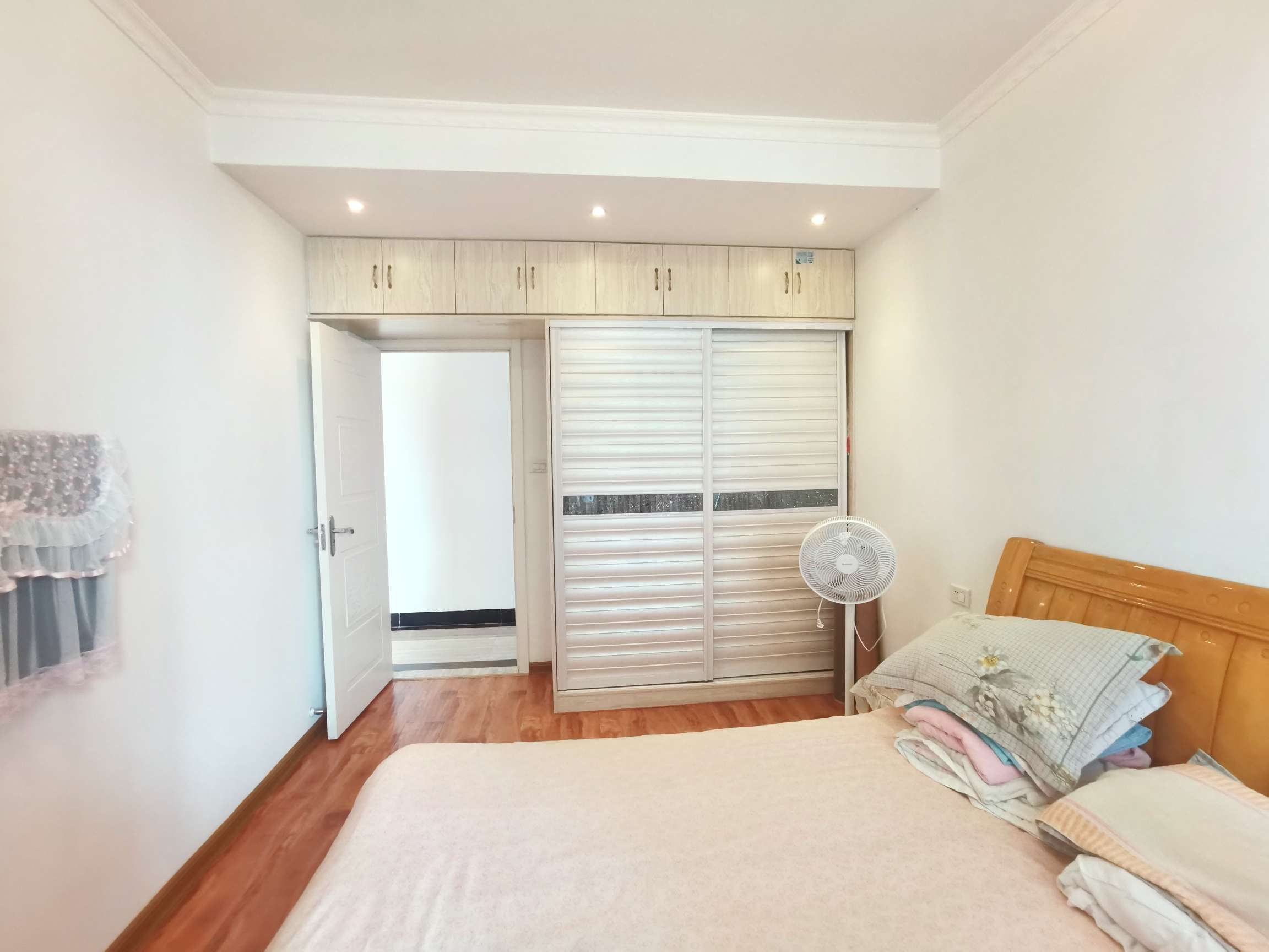 香颂小镇N区四室两厅两卫精装修急卖_5