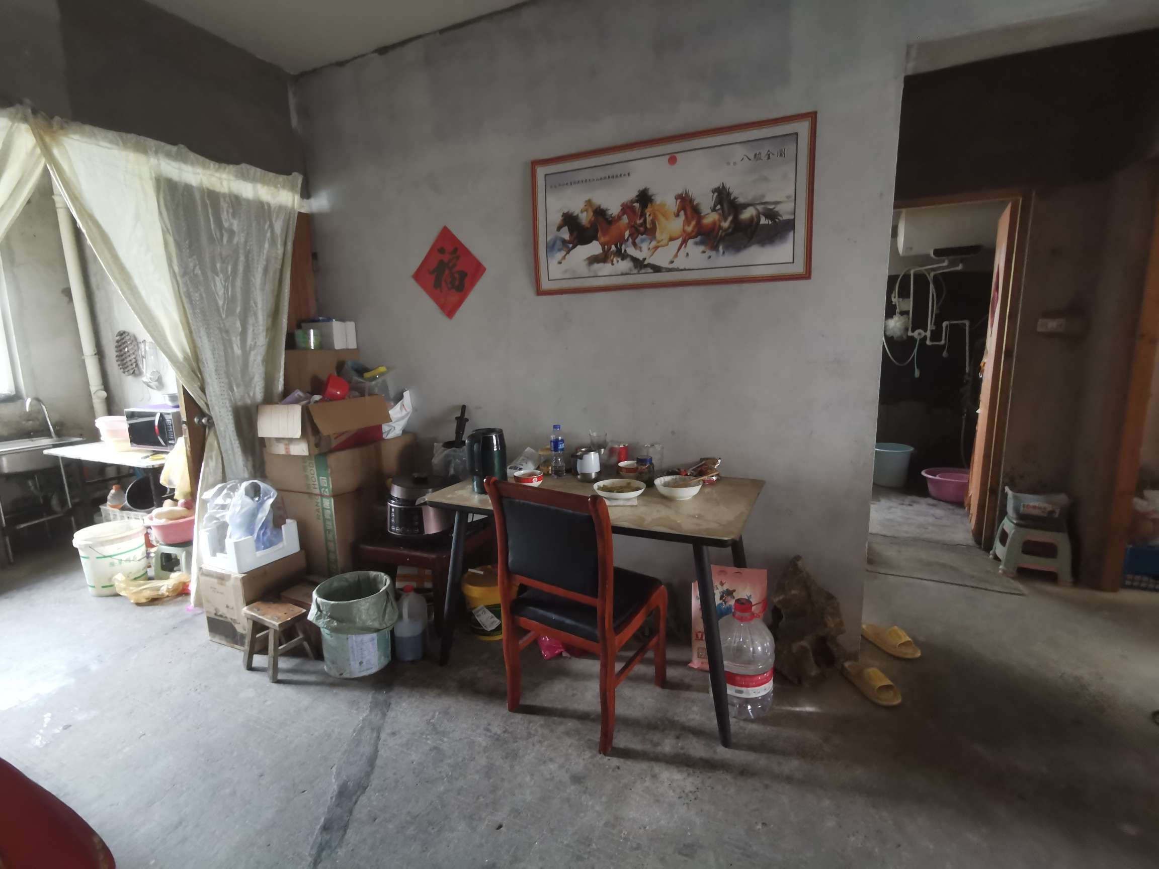 尚泰小区商品房小高层简单装修出租出售。_7