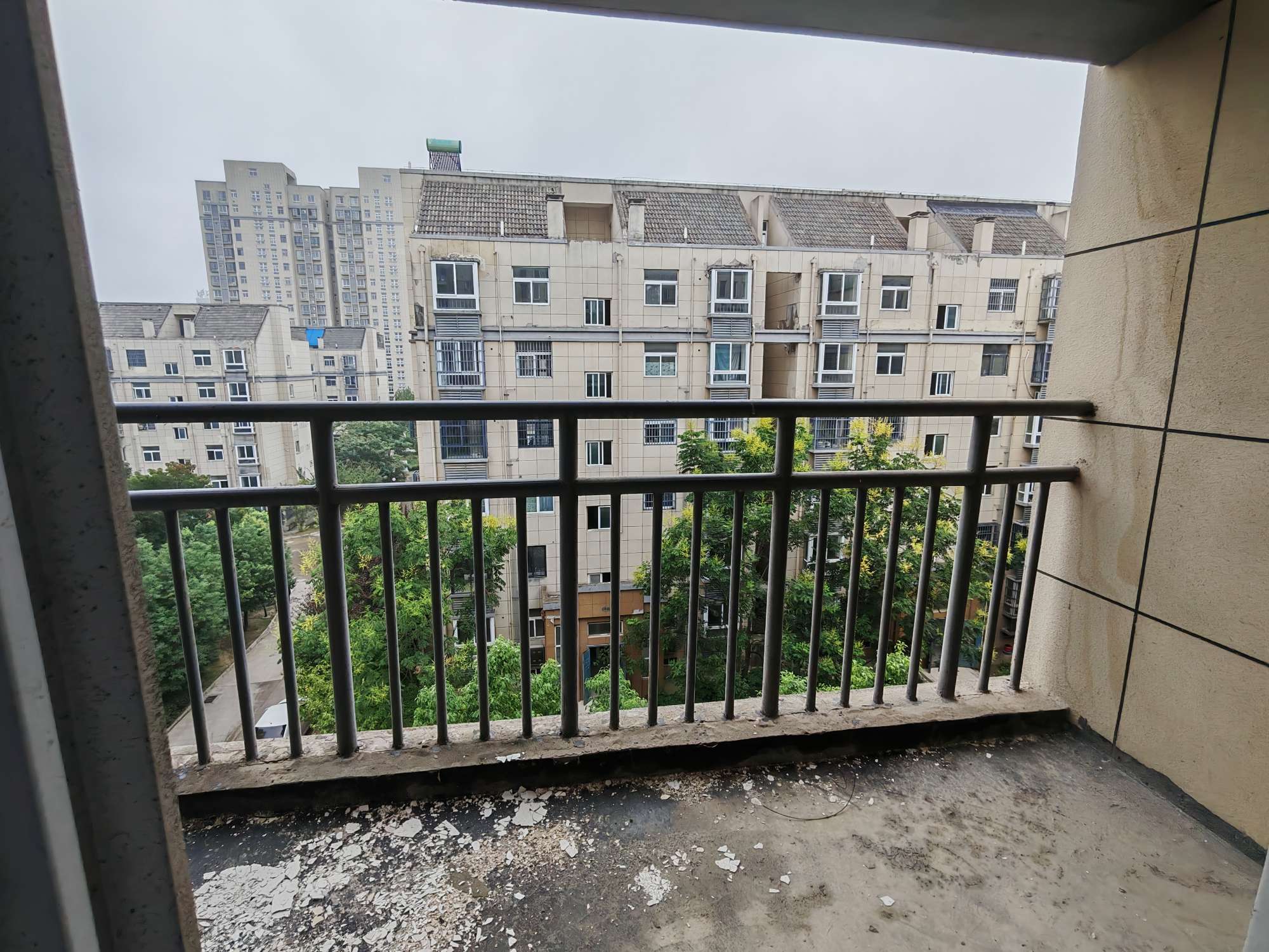 出售山南香樟苑五期毛坯两室住房_7