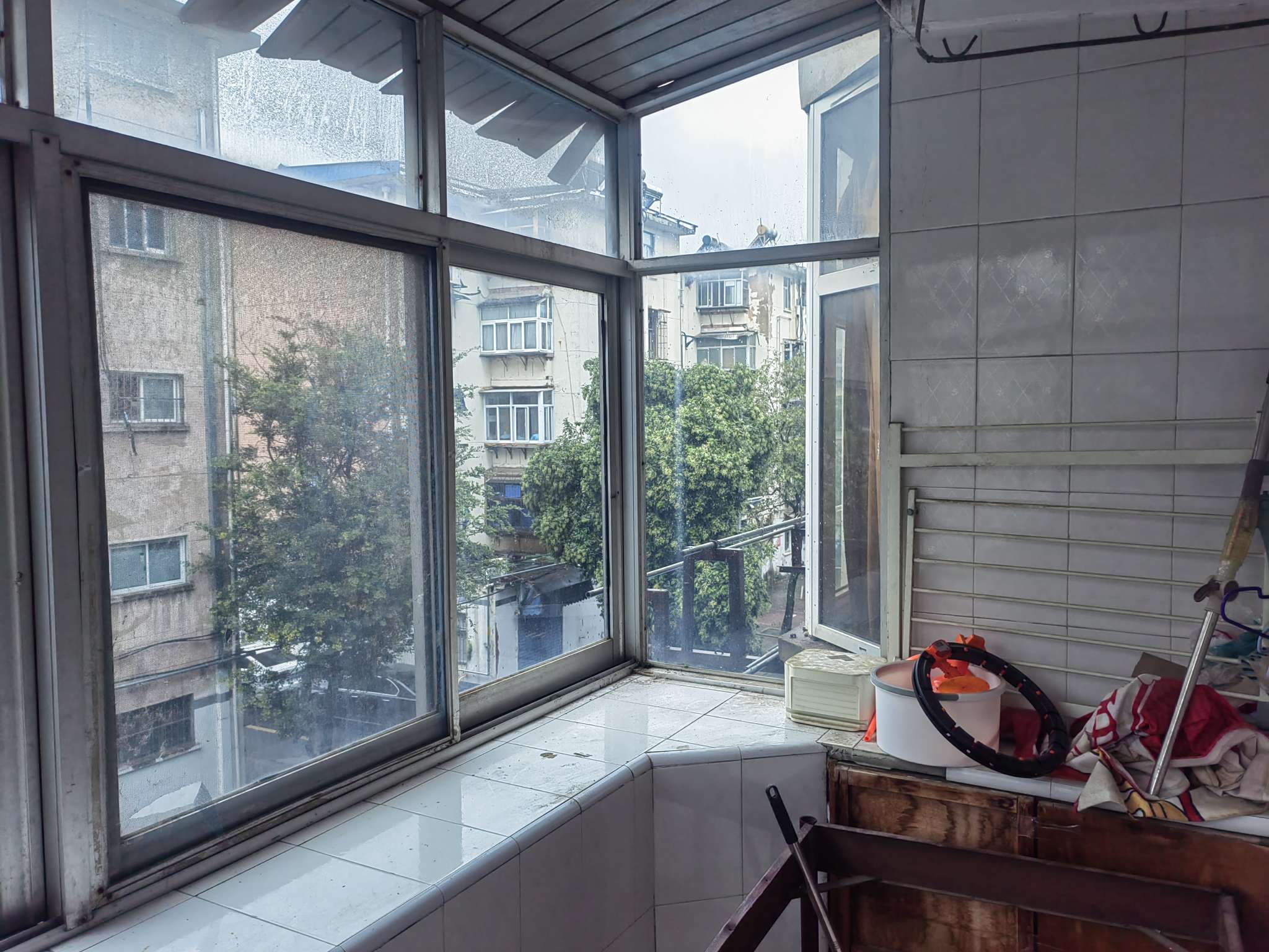 前锋一村2室1厅简装多层三楼，配置齐全，诚心出售。_10
