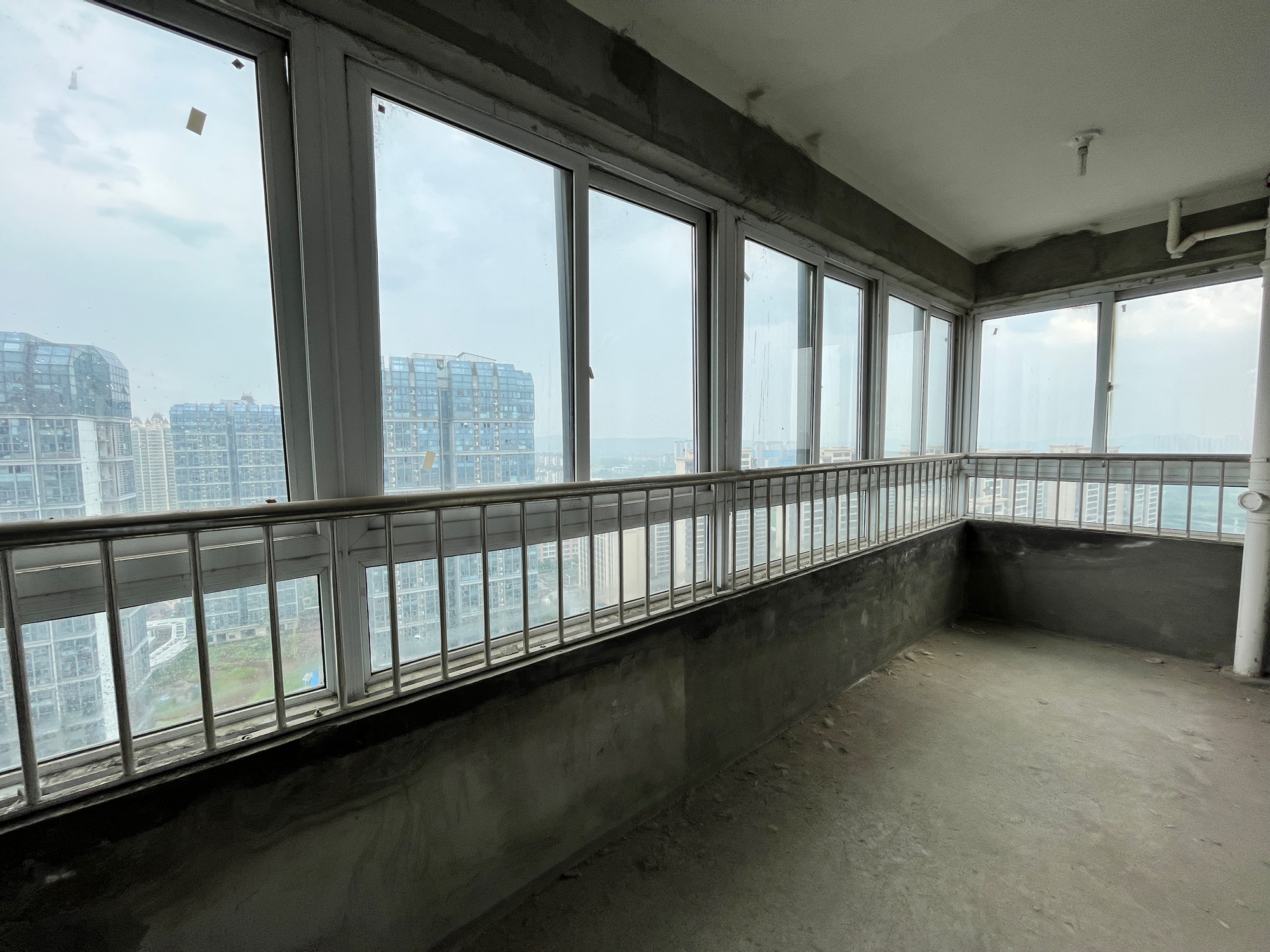 万茂华府毛坯三室两厅 双校区 楼层高采光好_8