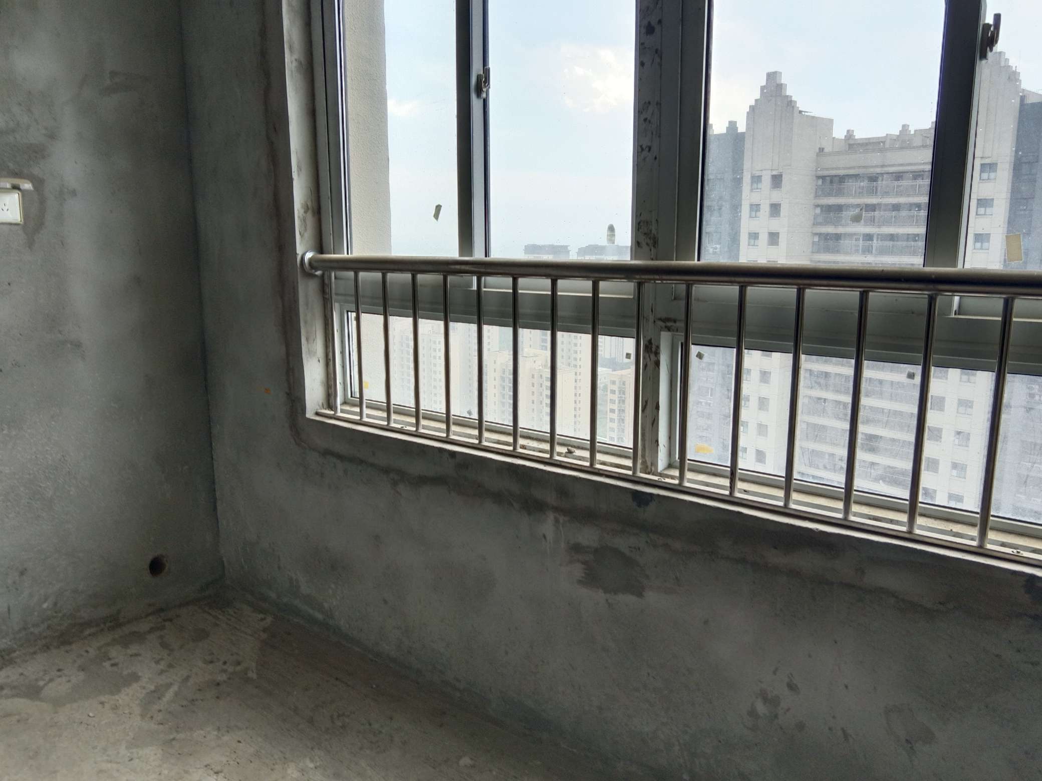 万茂华府3室2厅毛坯出售_6