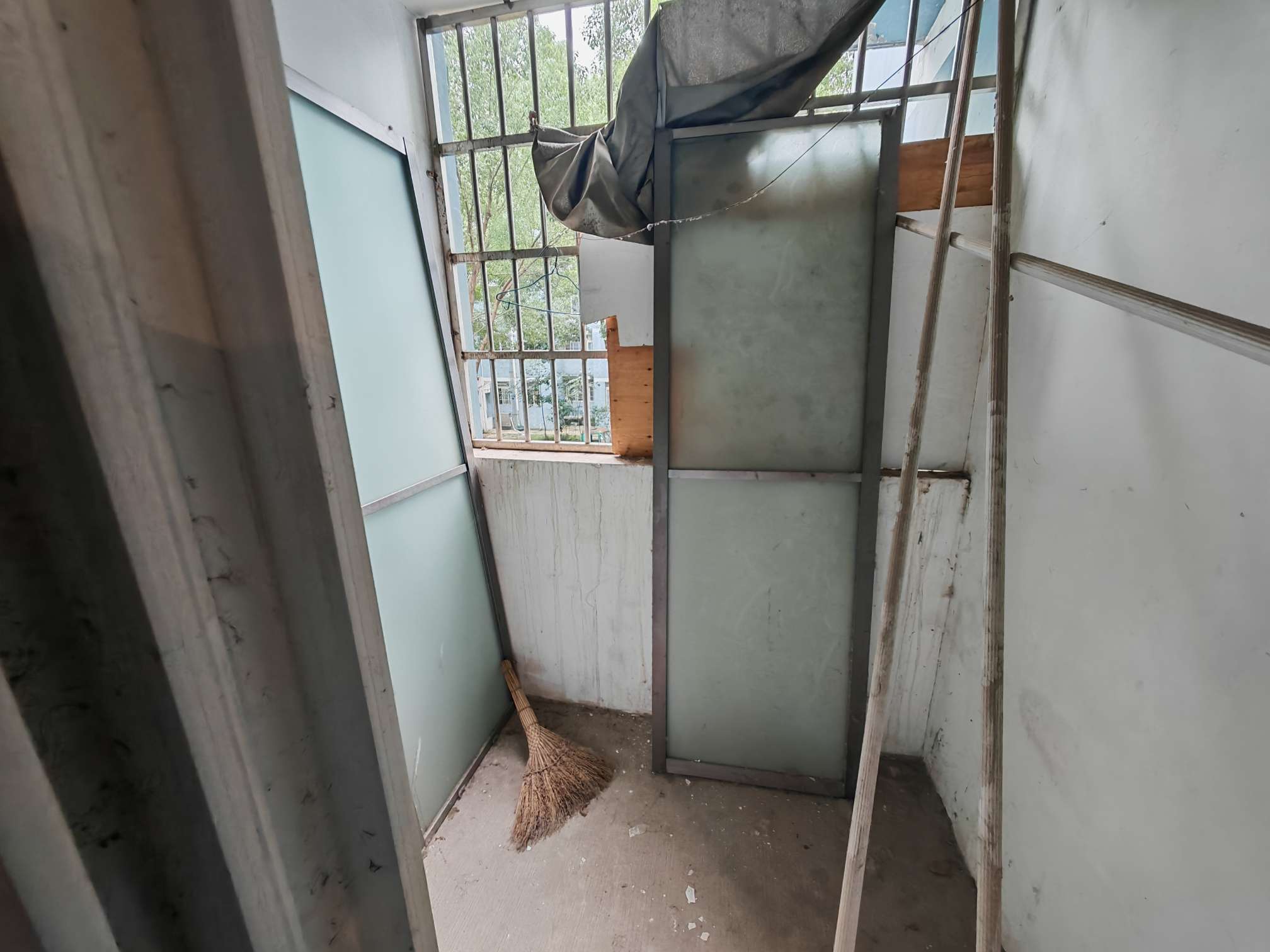 香樟苑一期 多层二楼 三室 诚心出售 看房方便_5