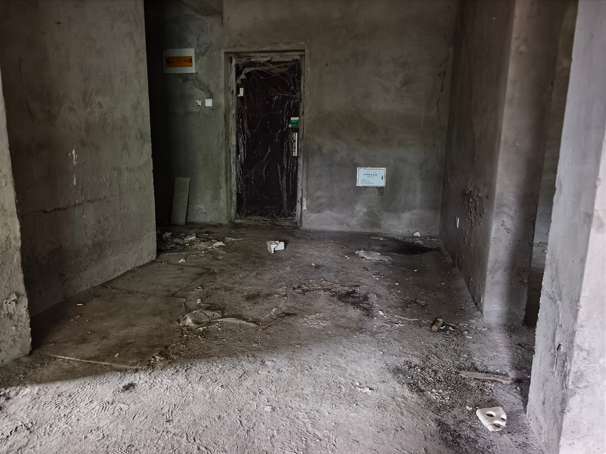 玉兰苑三室二厅毛坯出租_9