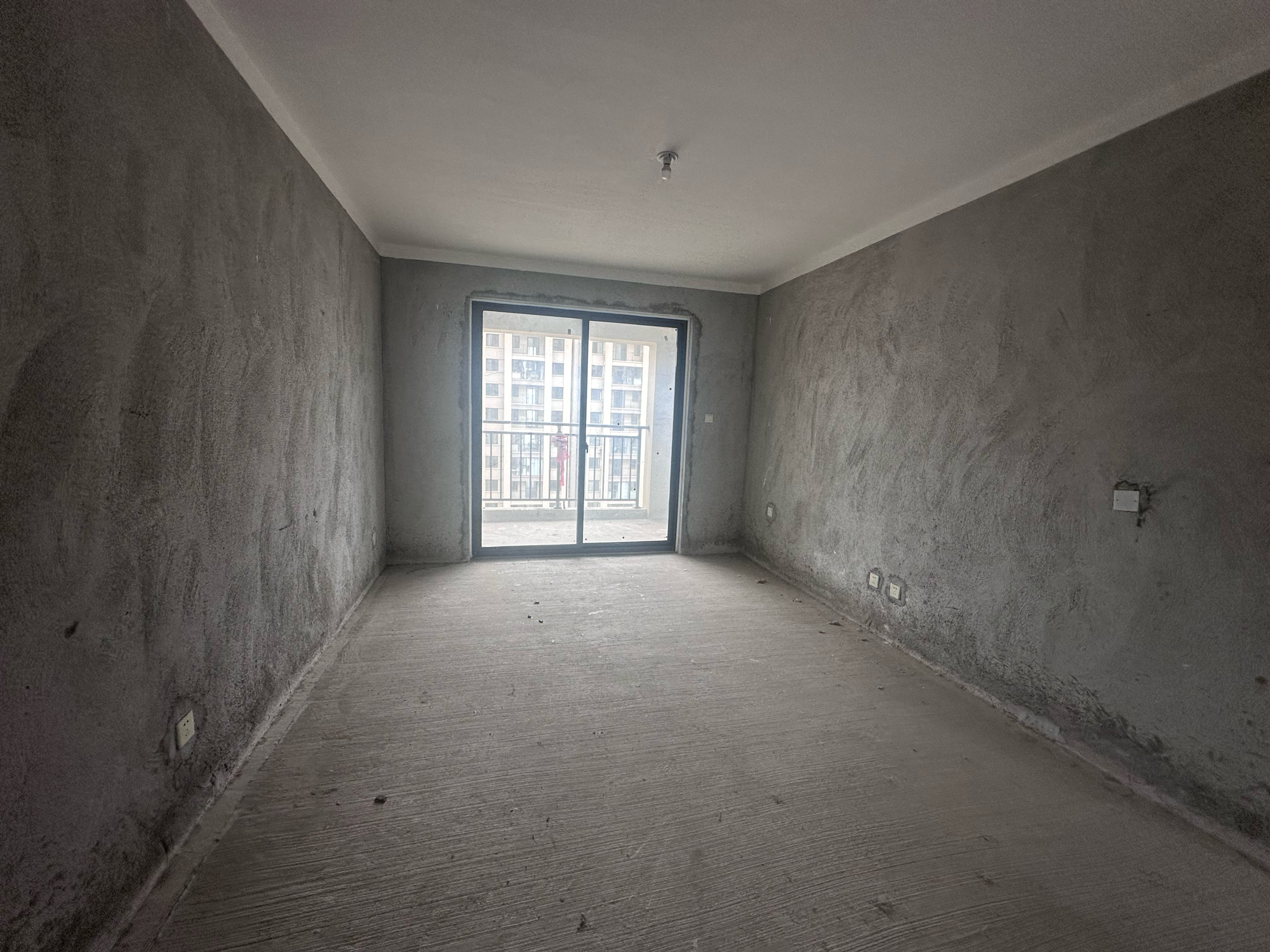 山南壹号三室两厅对外出售_2