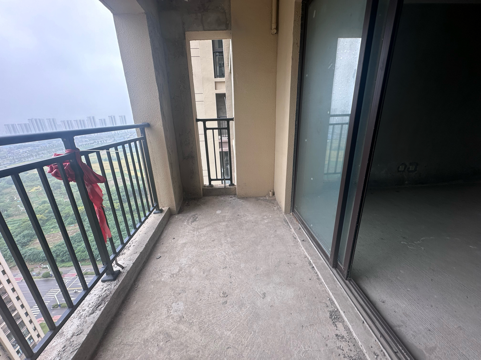 山南壹号三室两厅对外出售_7