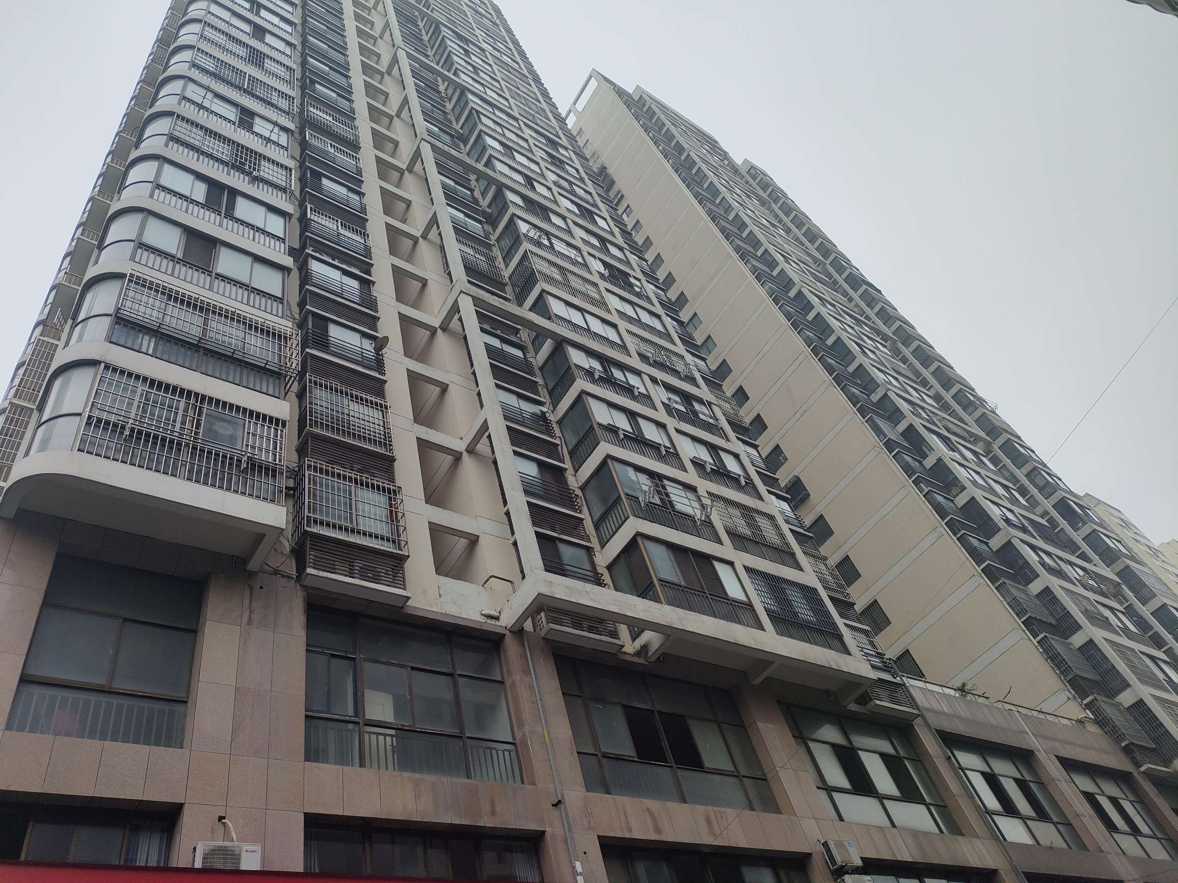 云景华城3室1厅普装朝南双阳台好房出售_12