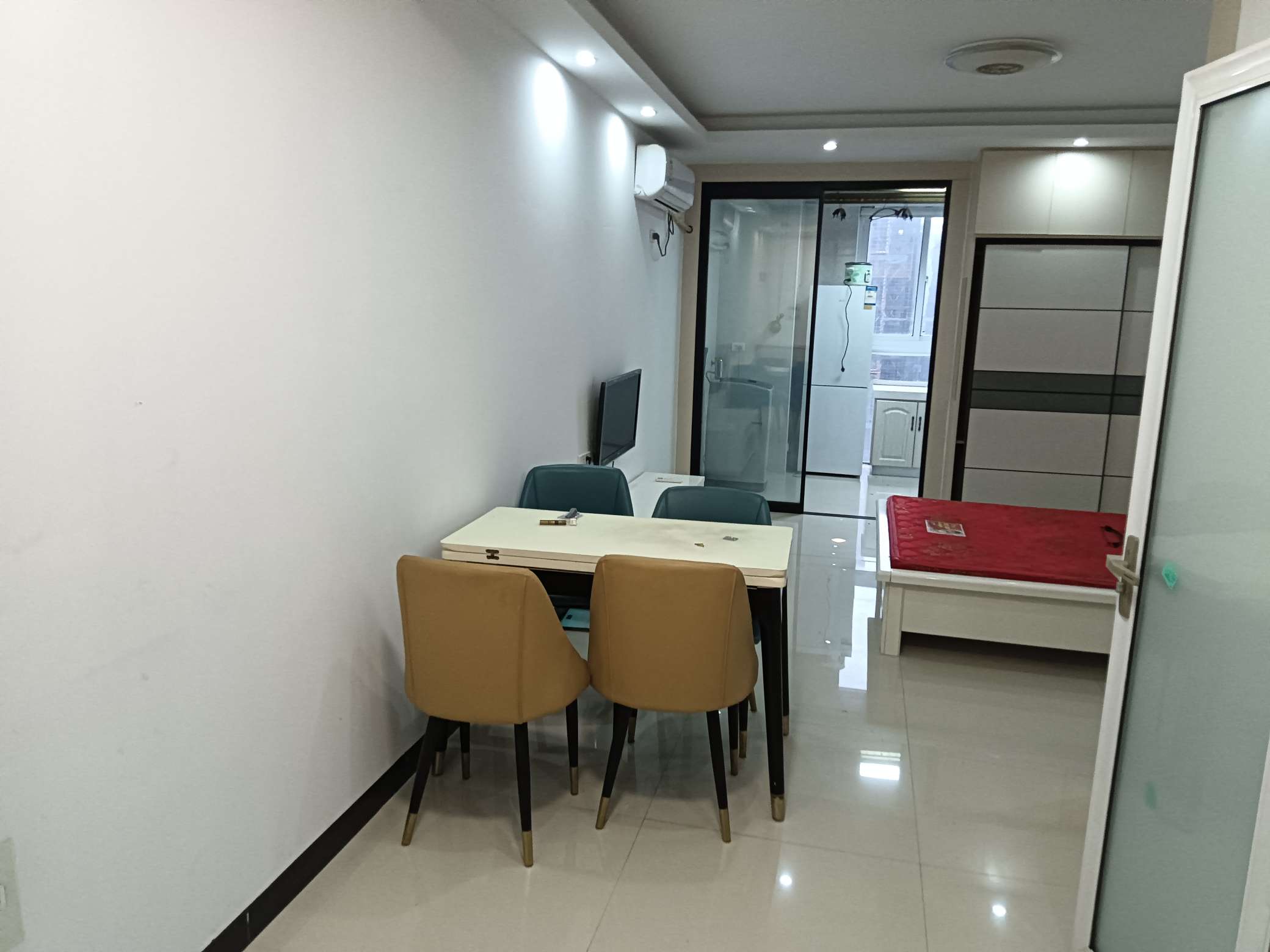 鸿朗阳光城公寓，精装拎包住_2