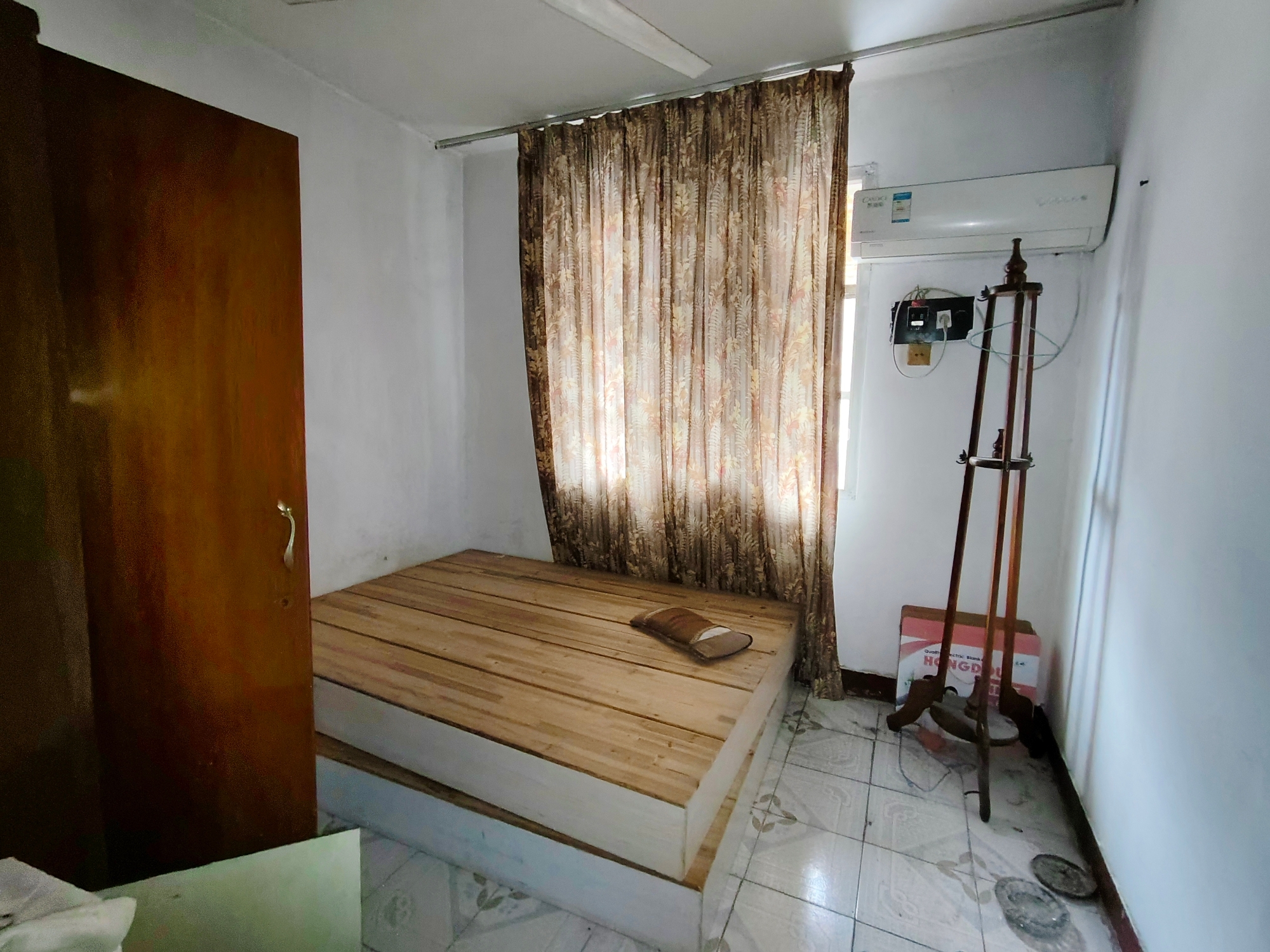 白云小区三室一厅对外出租_3