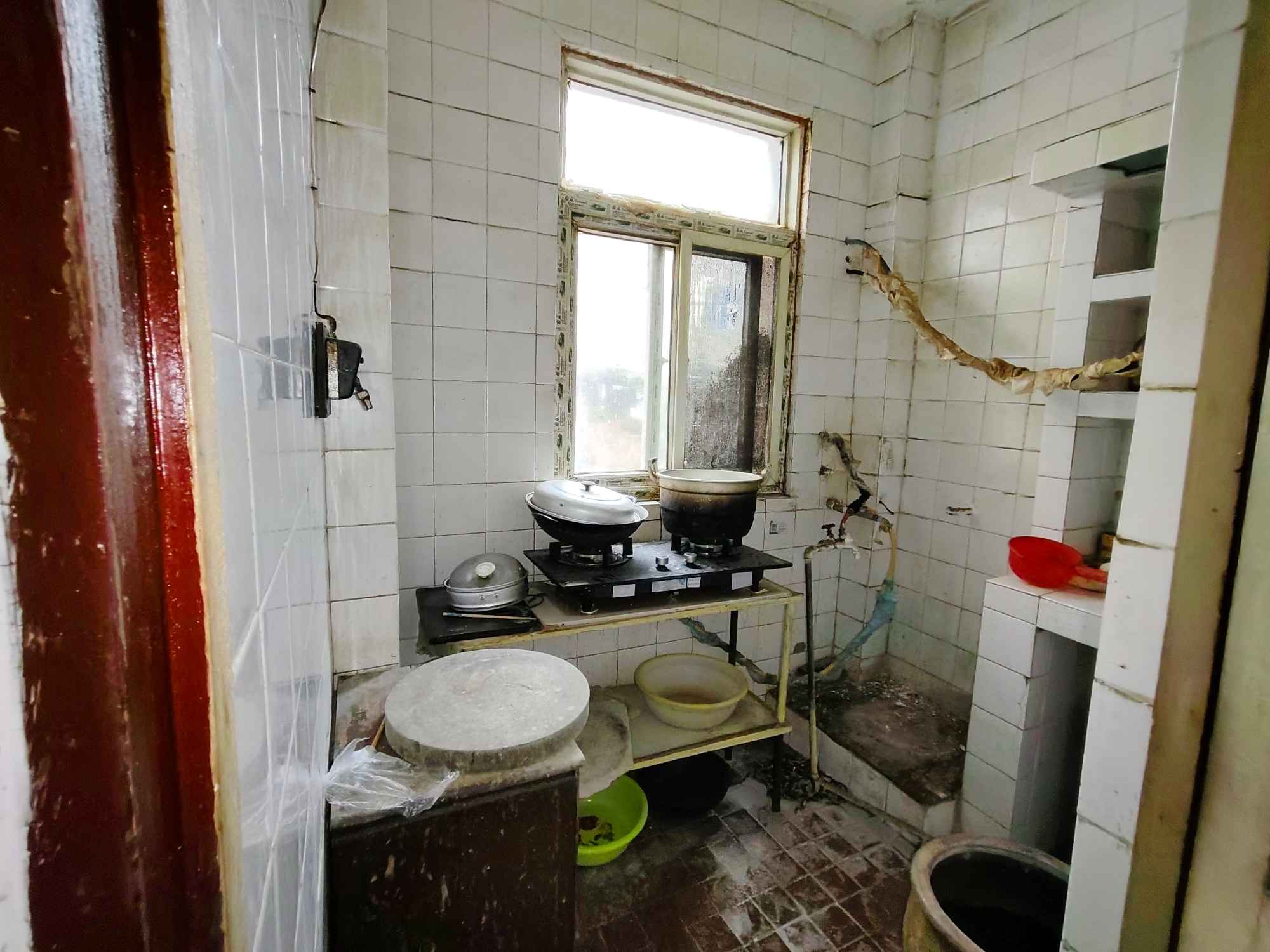 白云小区三室一厅对外出租_4