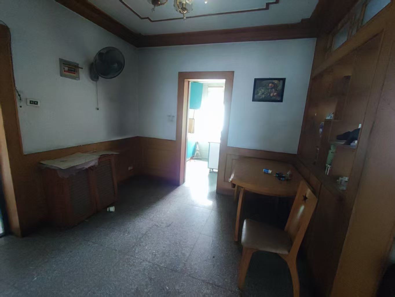 万达广场 东侧 六里站小吃街 _3