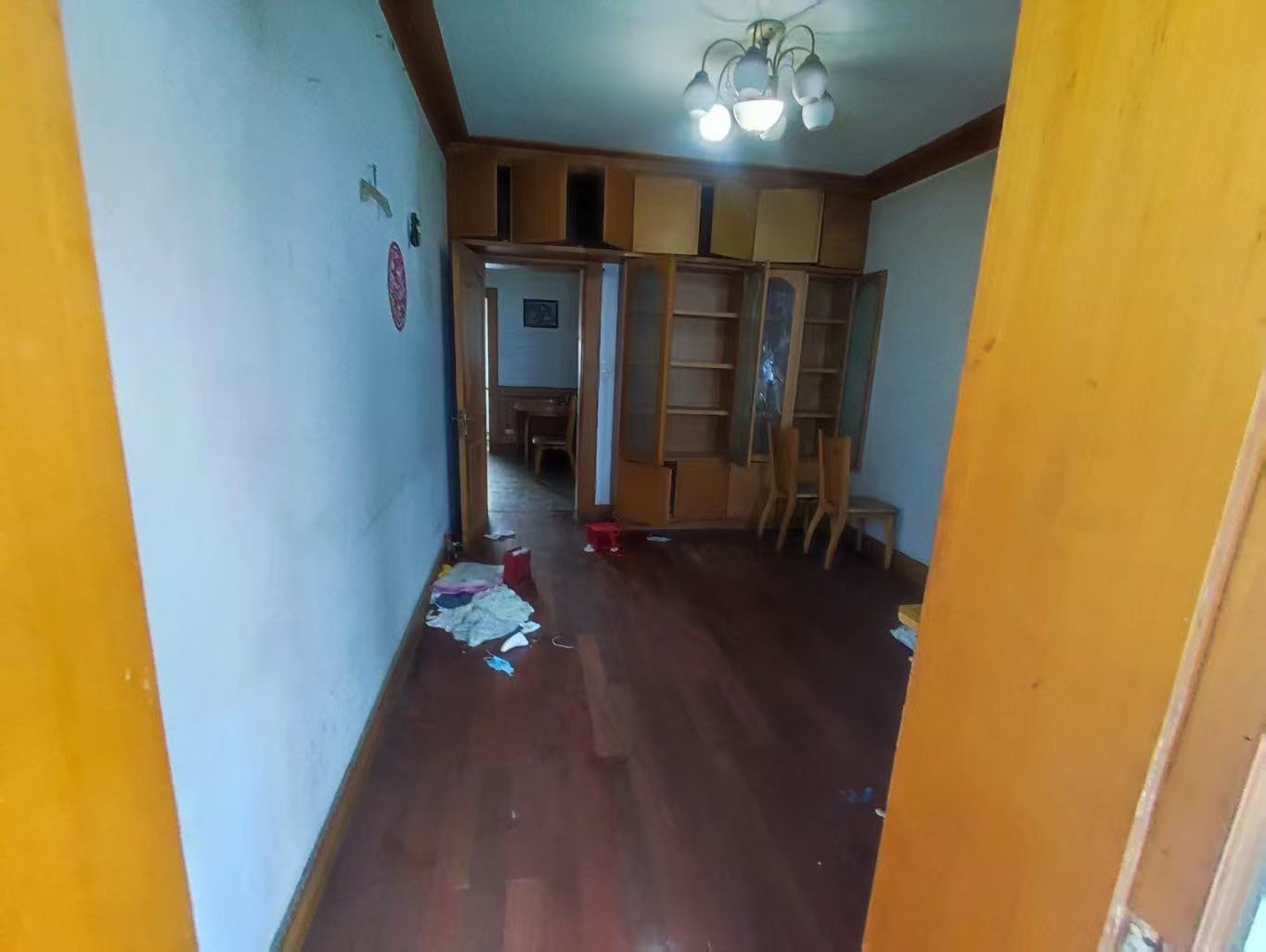 万达广场 东侧 六里站小吃街 _10