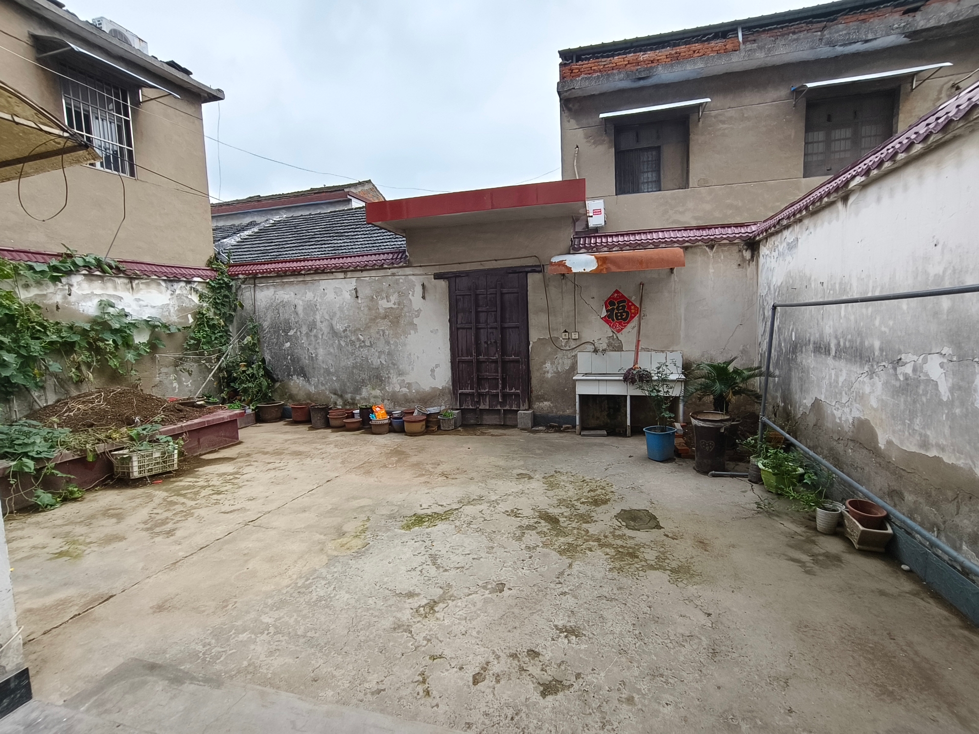 三层别墅，采光好，出路好，南北通透，房型z_11
