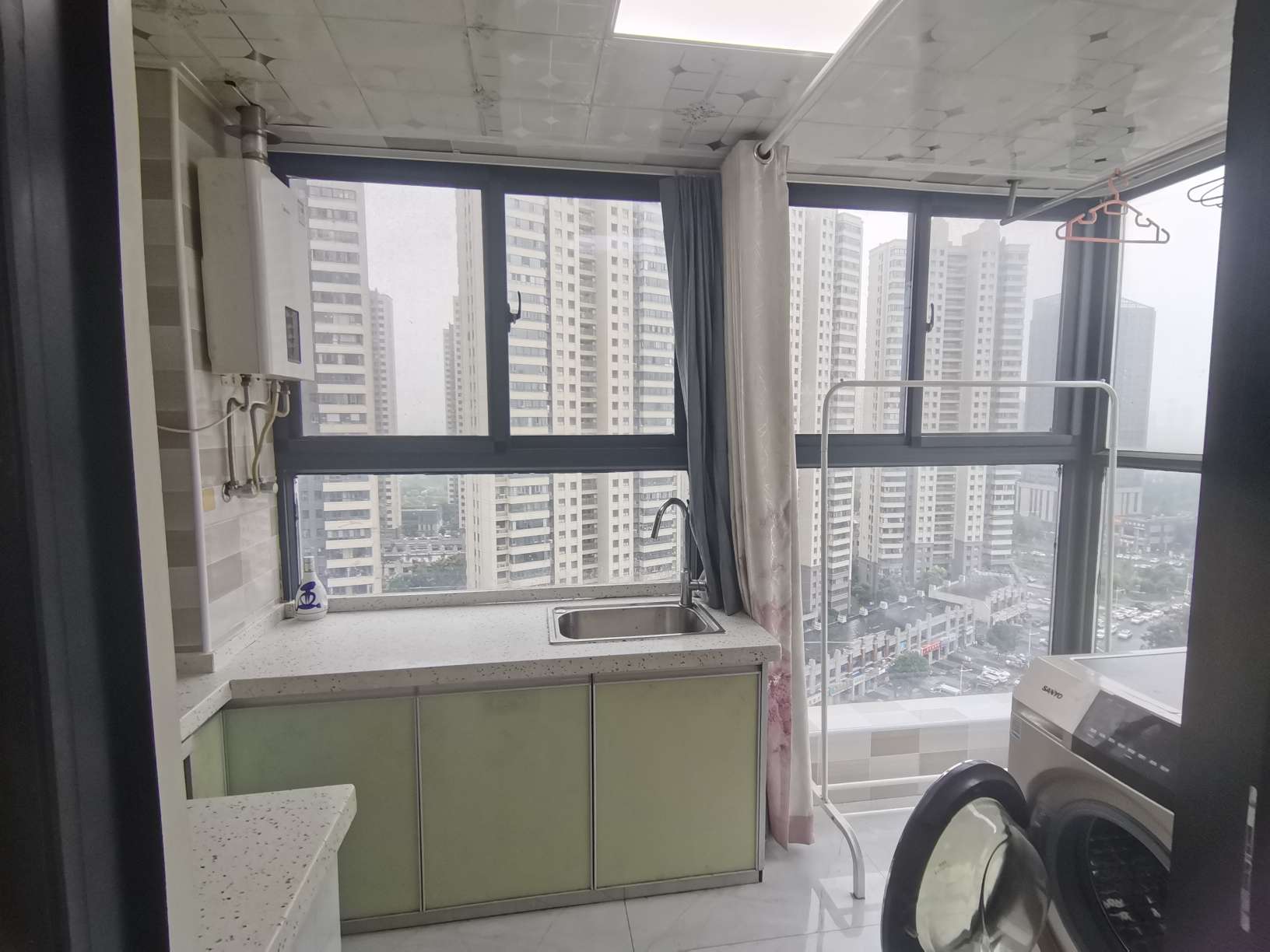 万茂中心1室1厅精装小公寓诚心出租_6