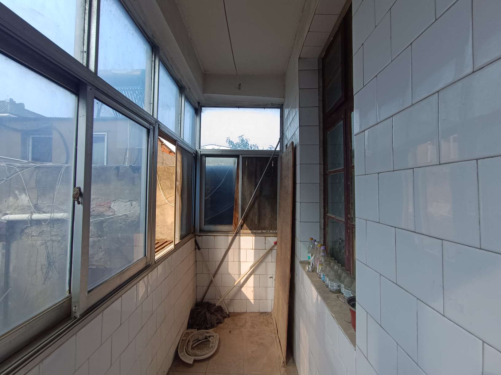 县委大院7区，3室1厅，简装出售。_6