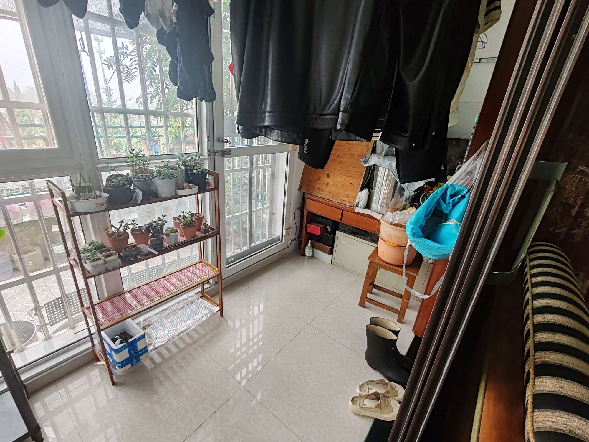 东华鑫城 1楼两室两厅 简装出售_5