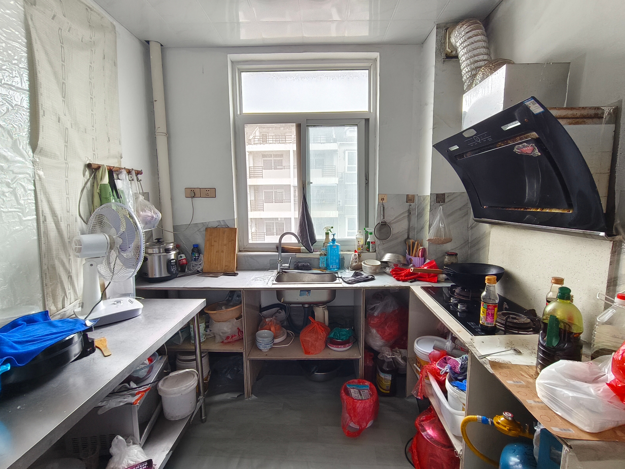 环境优美，交通便利_4