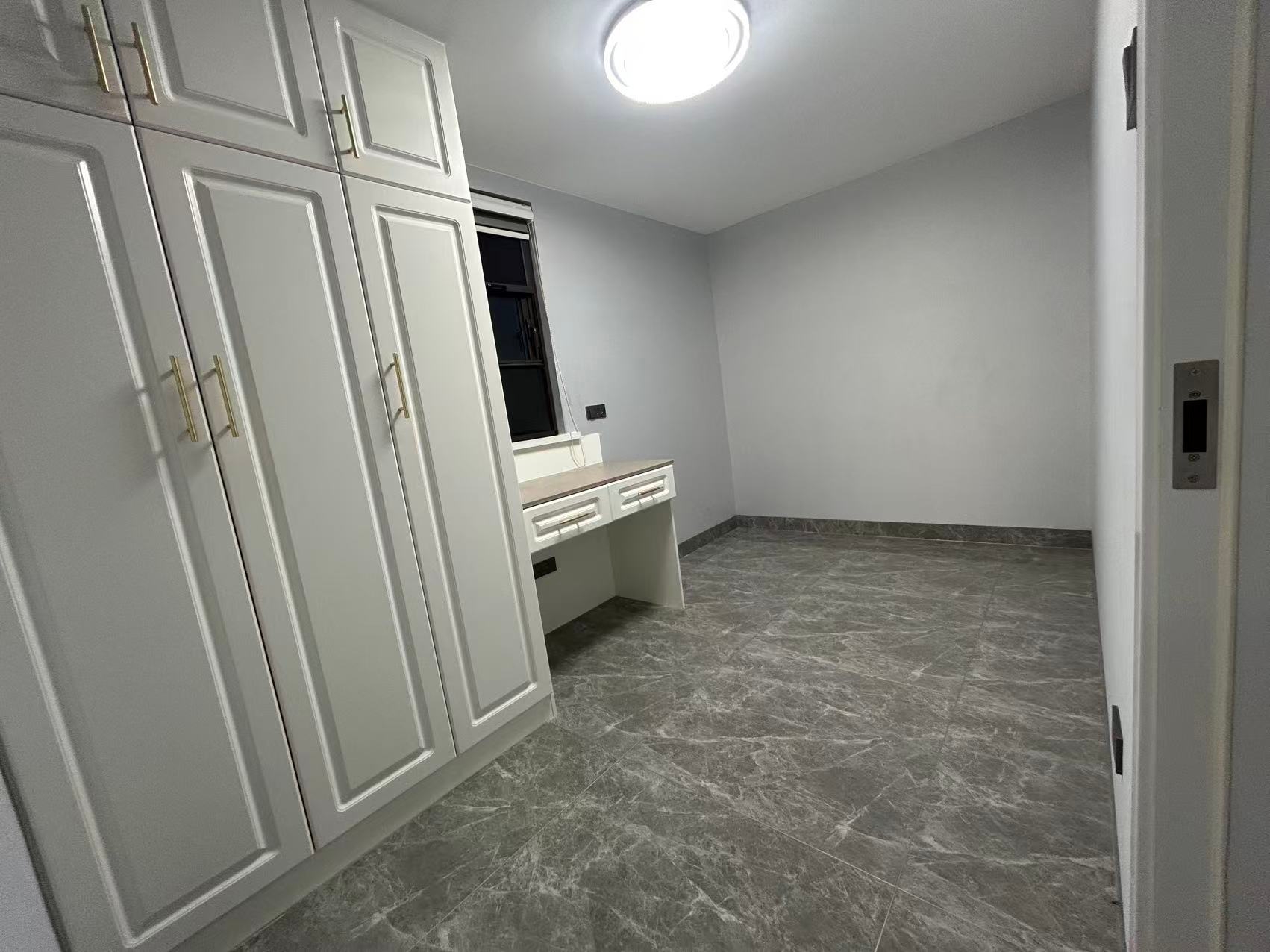 观天下137平3室2厅2卫精装21楼_8