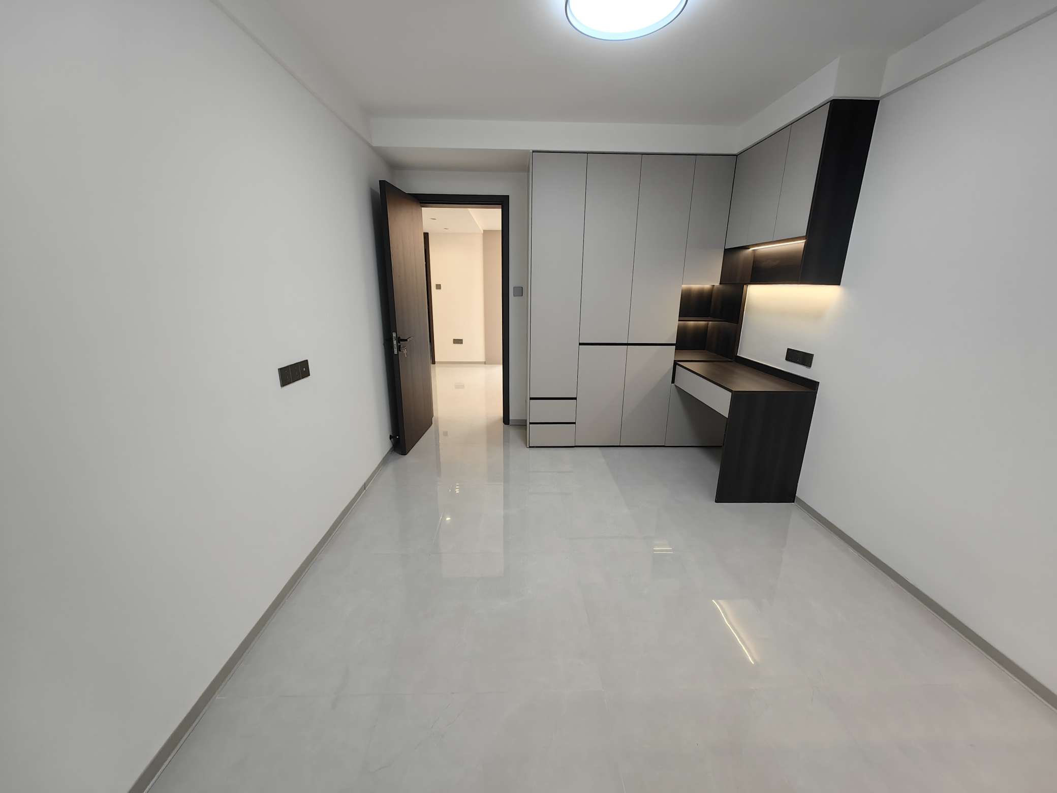 翡翠苑一楼带院子，精装修新房，带阳光房_3