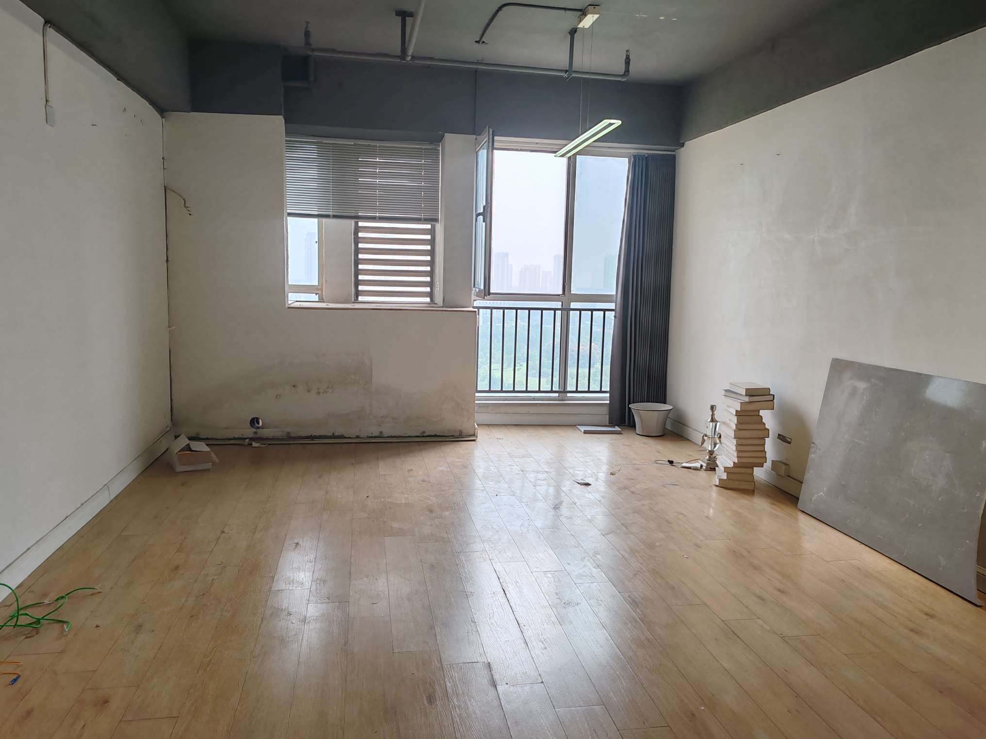 中城建城市国际中心 51平 东向一室一厅 满两年 交通便利_3