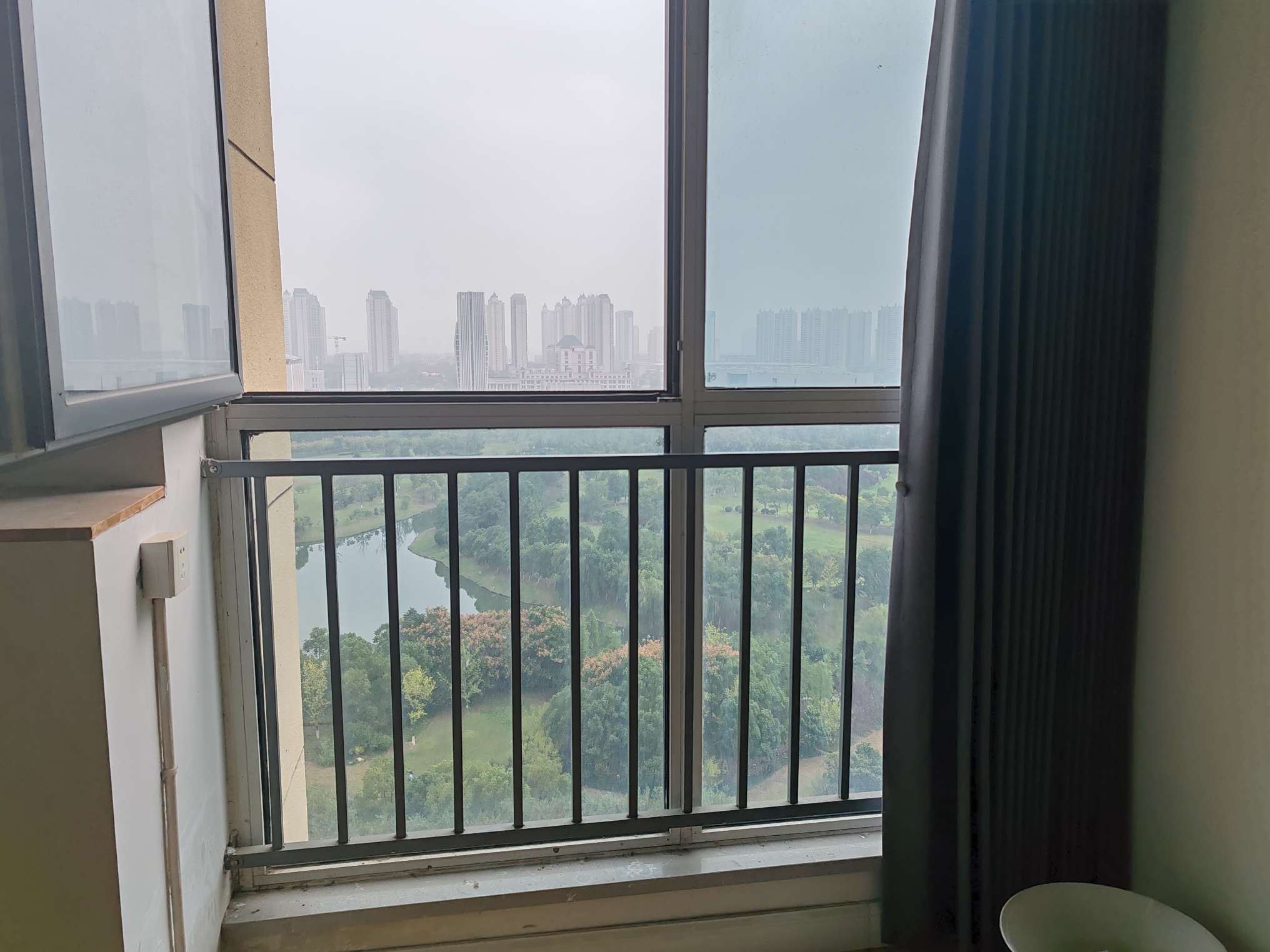 中城建城市国际中心 51平 东向一室一厅 满两年 交通便利_4