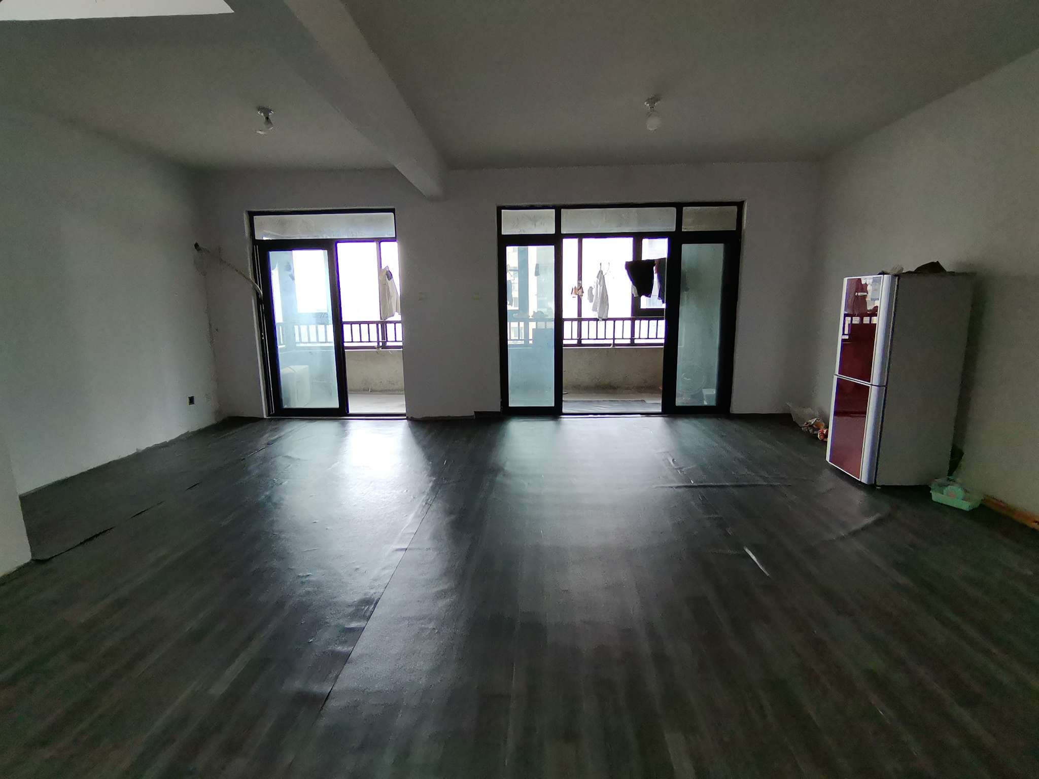 国宾府大平层  纯毛坯 老证出售_3