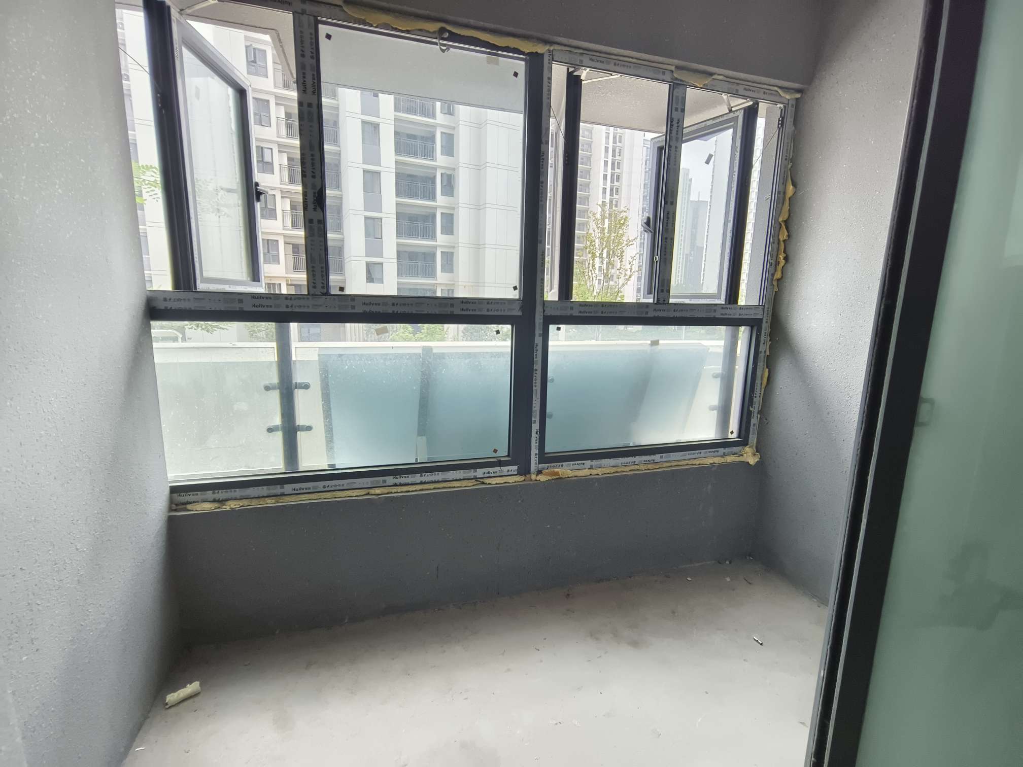 天一时代城 纯毛坯三室_8