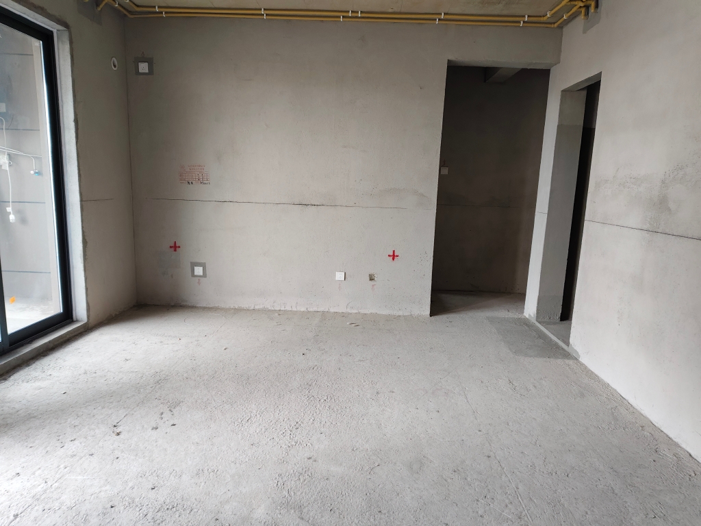 明珠上苑毛坯房三室两厅一厨一卫产证不满两年_5