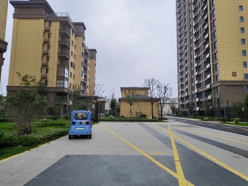 明珠上苑毛坯房三室两厅一厨一卫产证不满两年_9