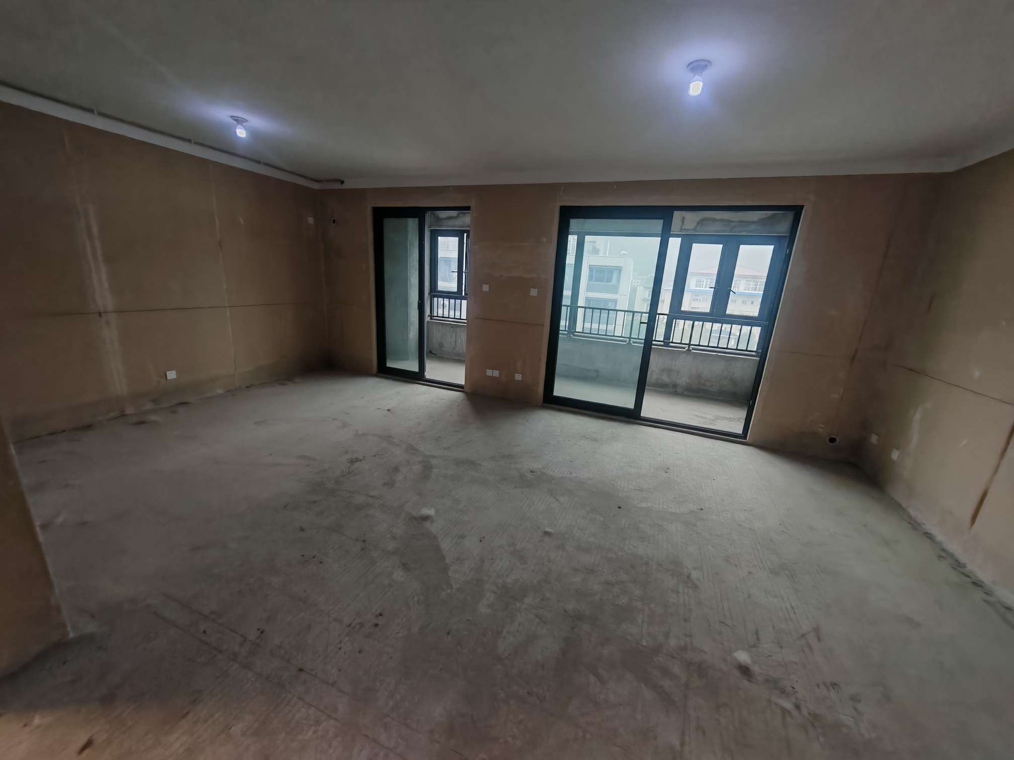 新上 信达天境 电梯洋房 位置好 三室二厅 送车位_3